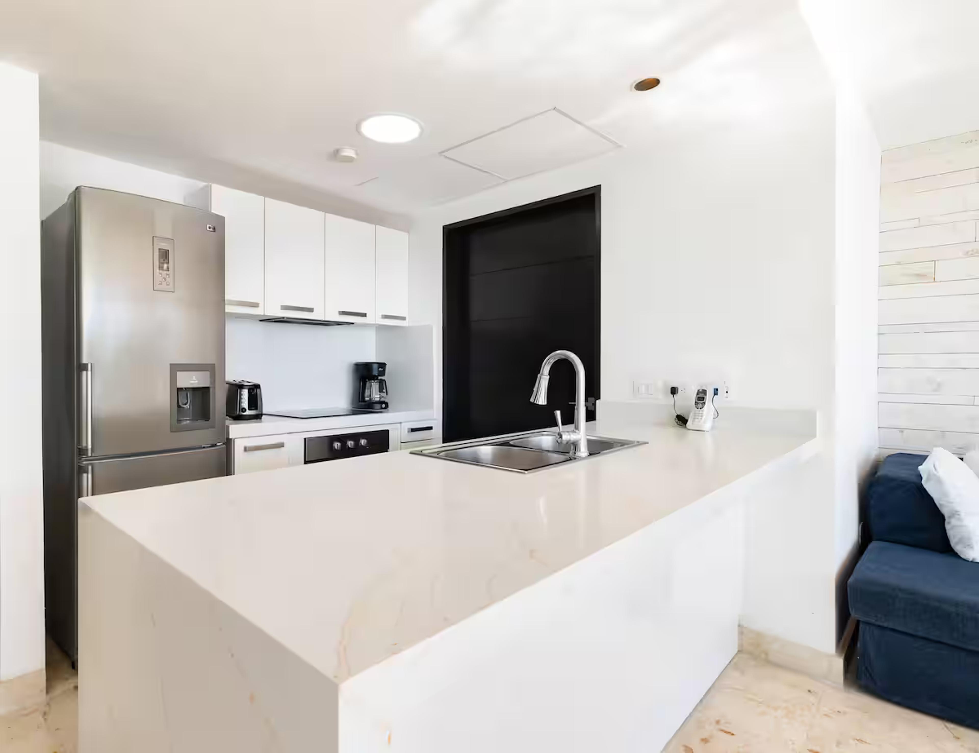 The Elements | Ocean View 2 Bedroom Oasis with Private Beach Club — photo 16