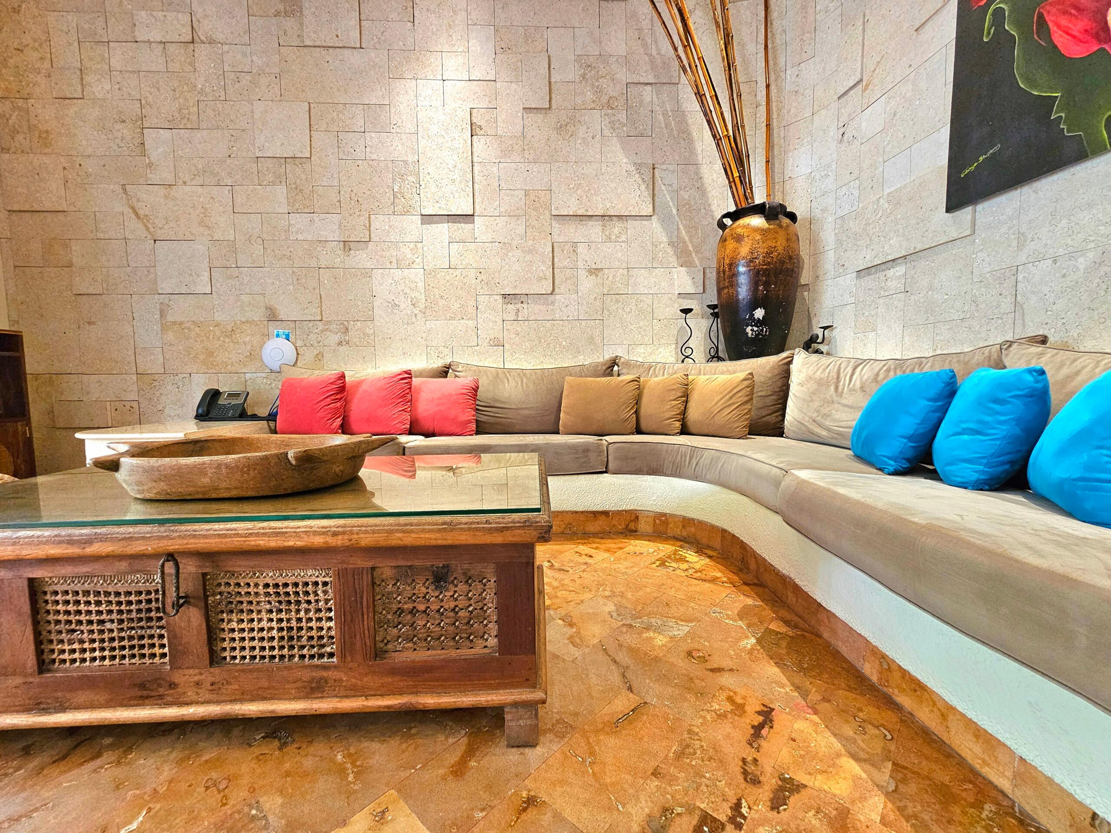 Porto Playa | Rustic 2-Bedroom Condo with Pool View — photo 29