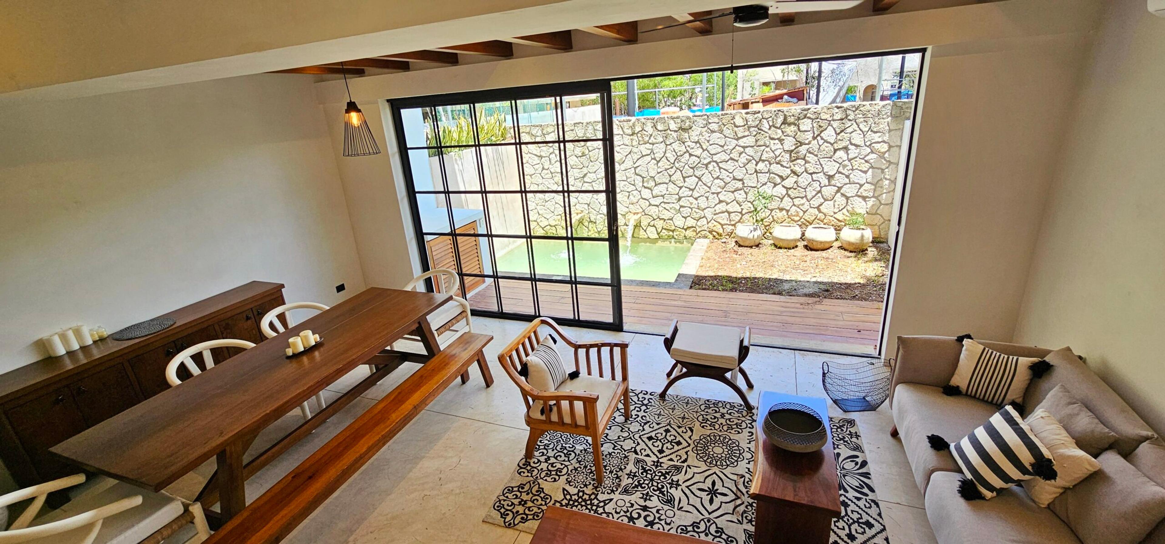 Cienfuegos | Modern Two-Level Townhouse — photo 16