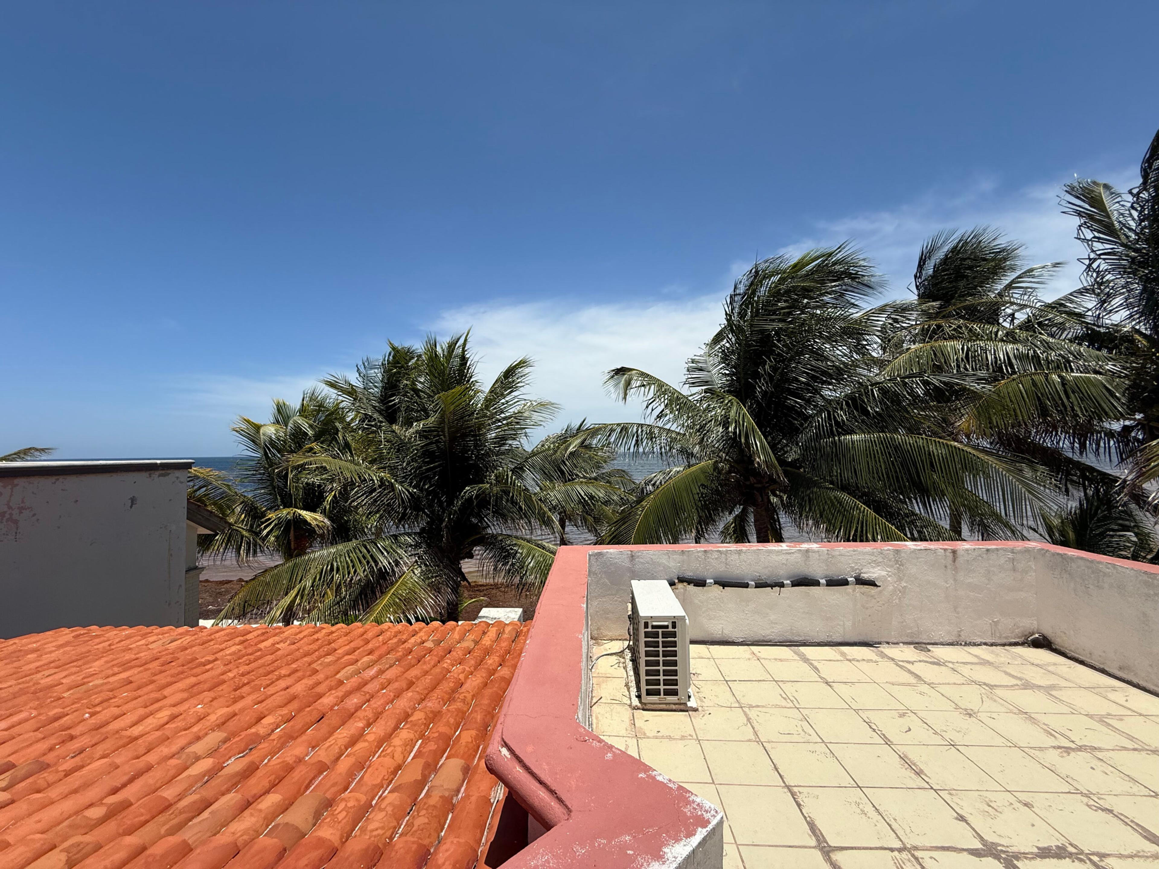 Charming Beachfront Home with Guest Casita — photo 22