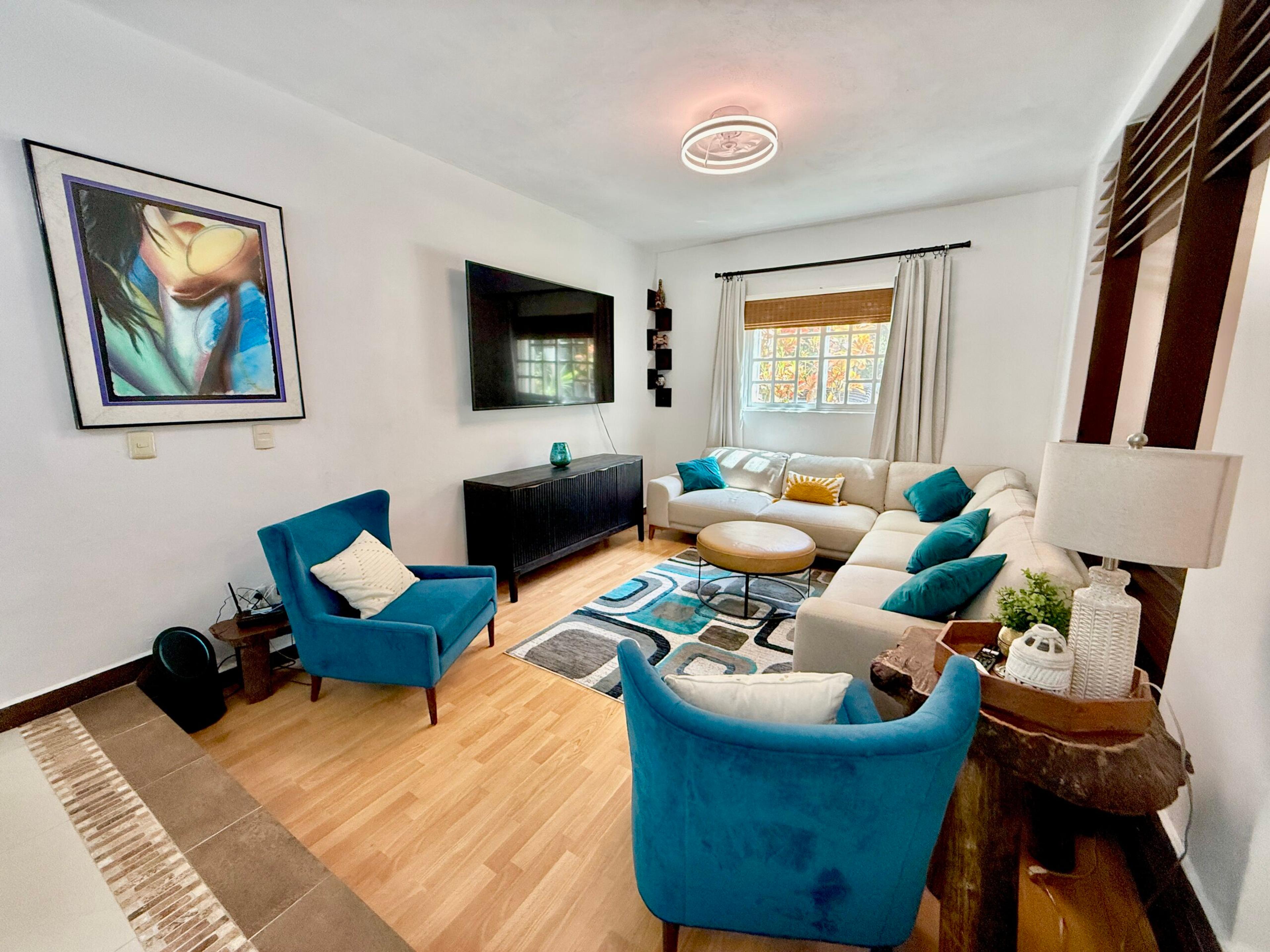 Lol Tun | 5-Bedroom Home with Private Pool — photo 15