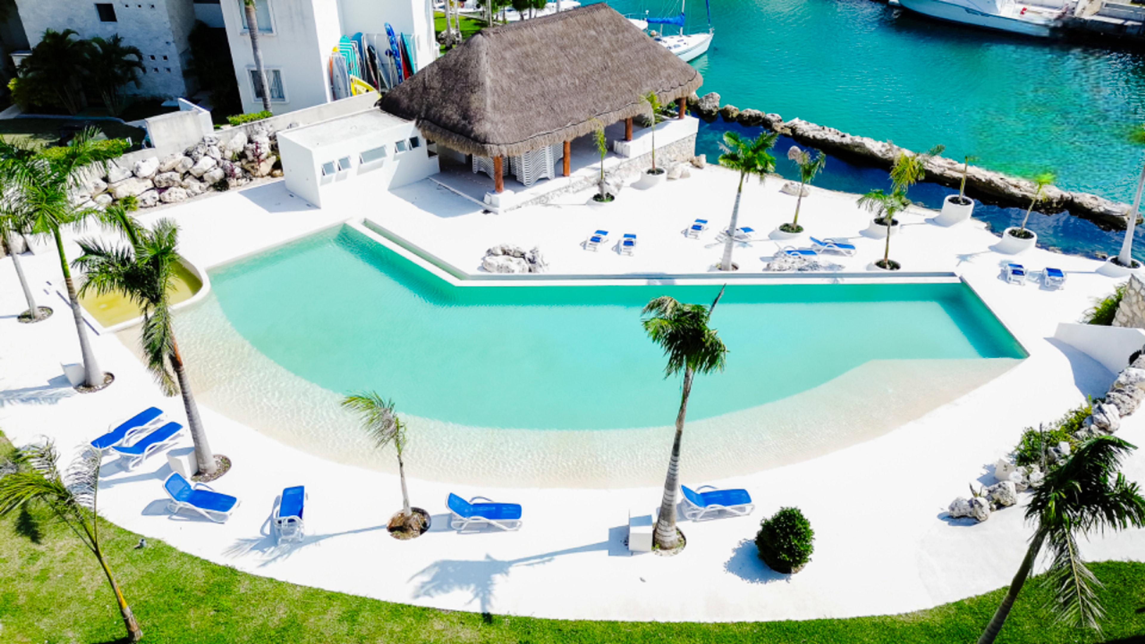 Luxury Marina-Front Living in Puerto Aventuras — photo 5