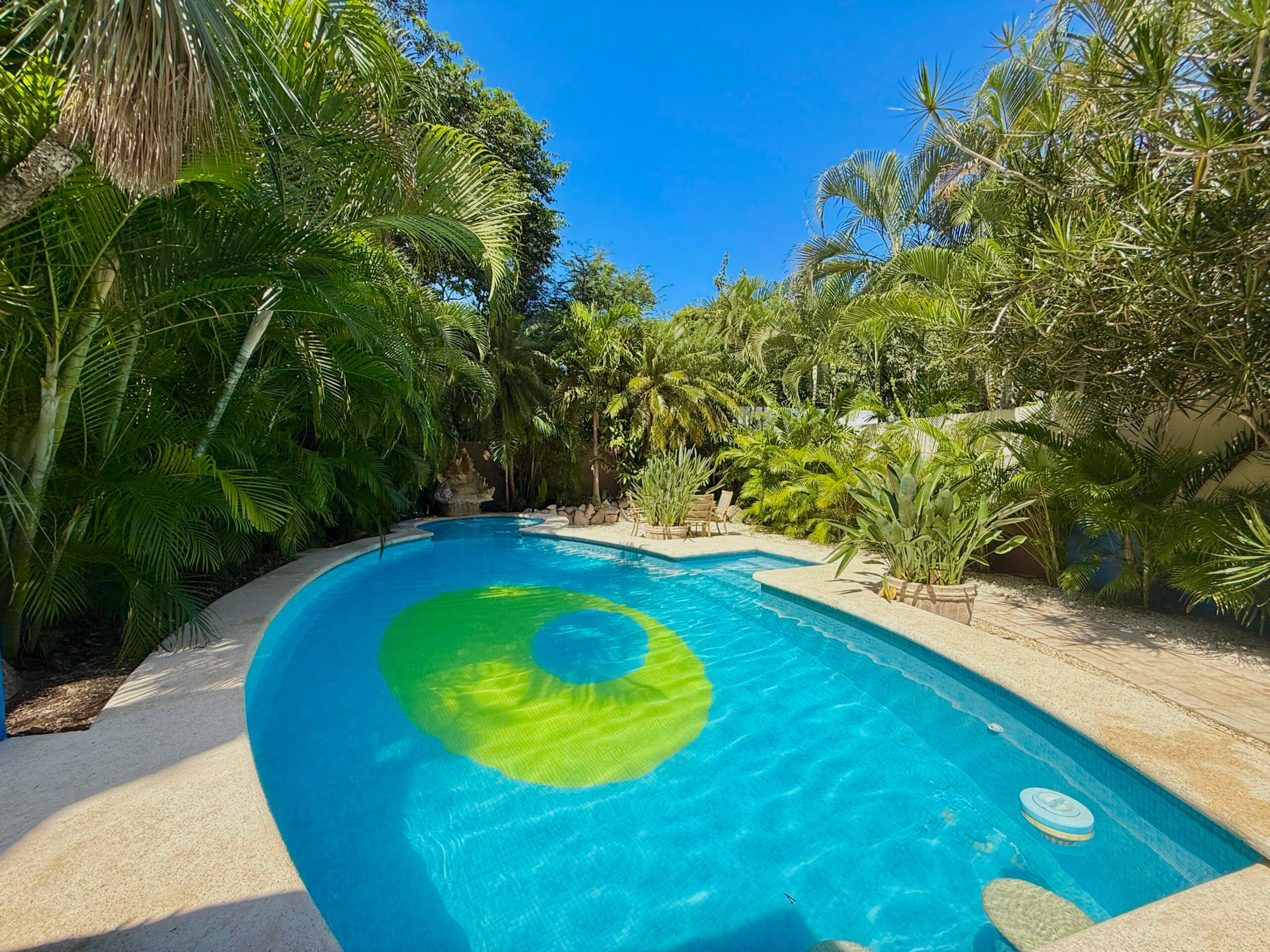 Lol Tun | 5-Bedroom Home with Private Pool — photo 27