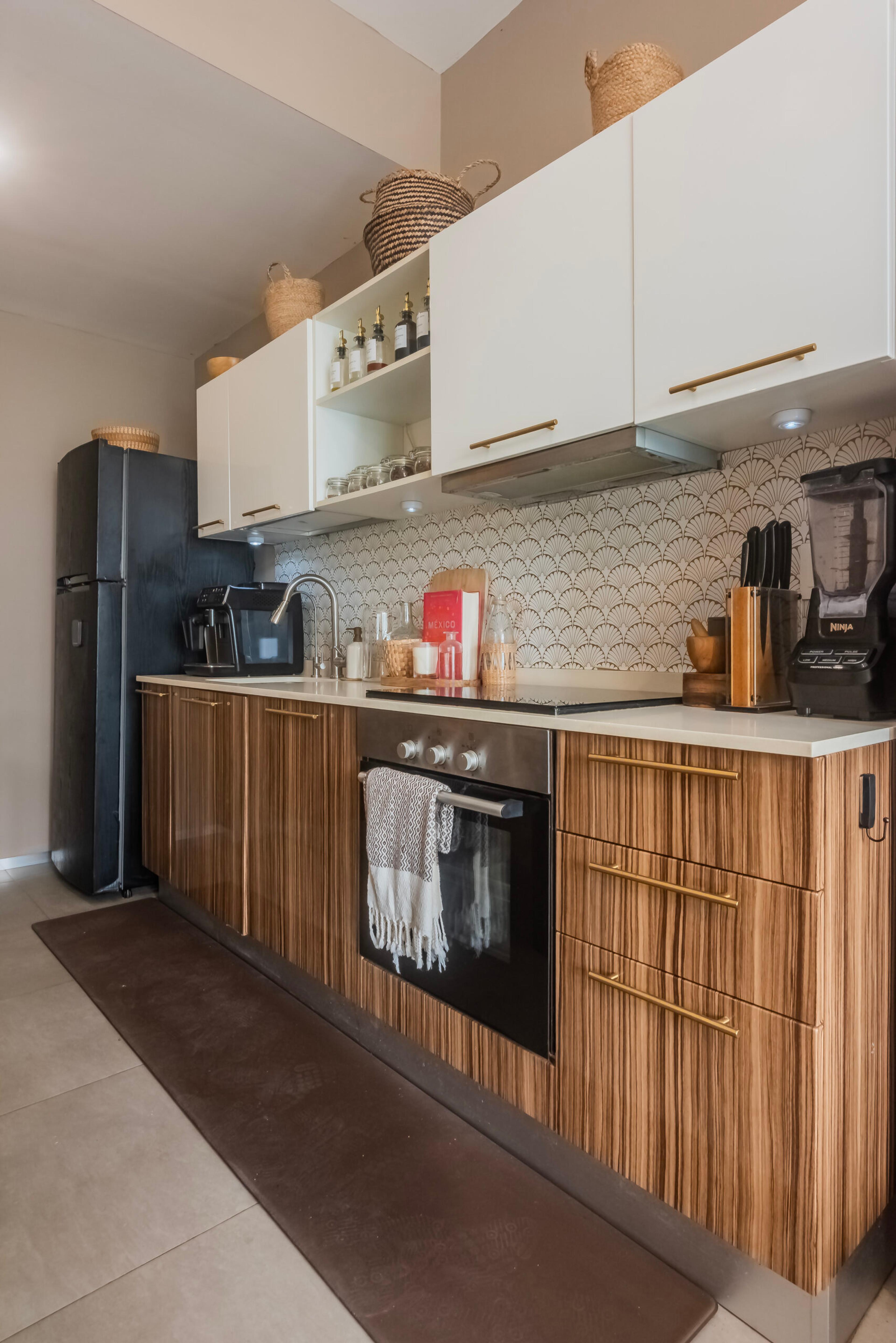 The City | Bright Modern Condo in The City — photo 12