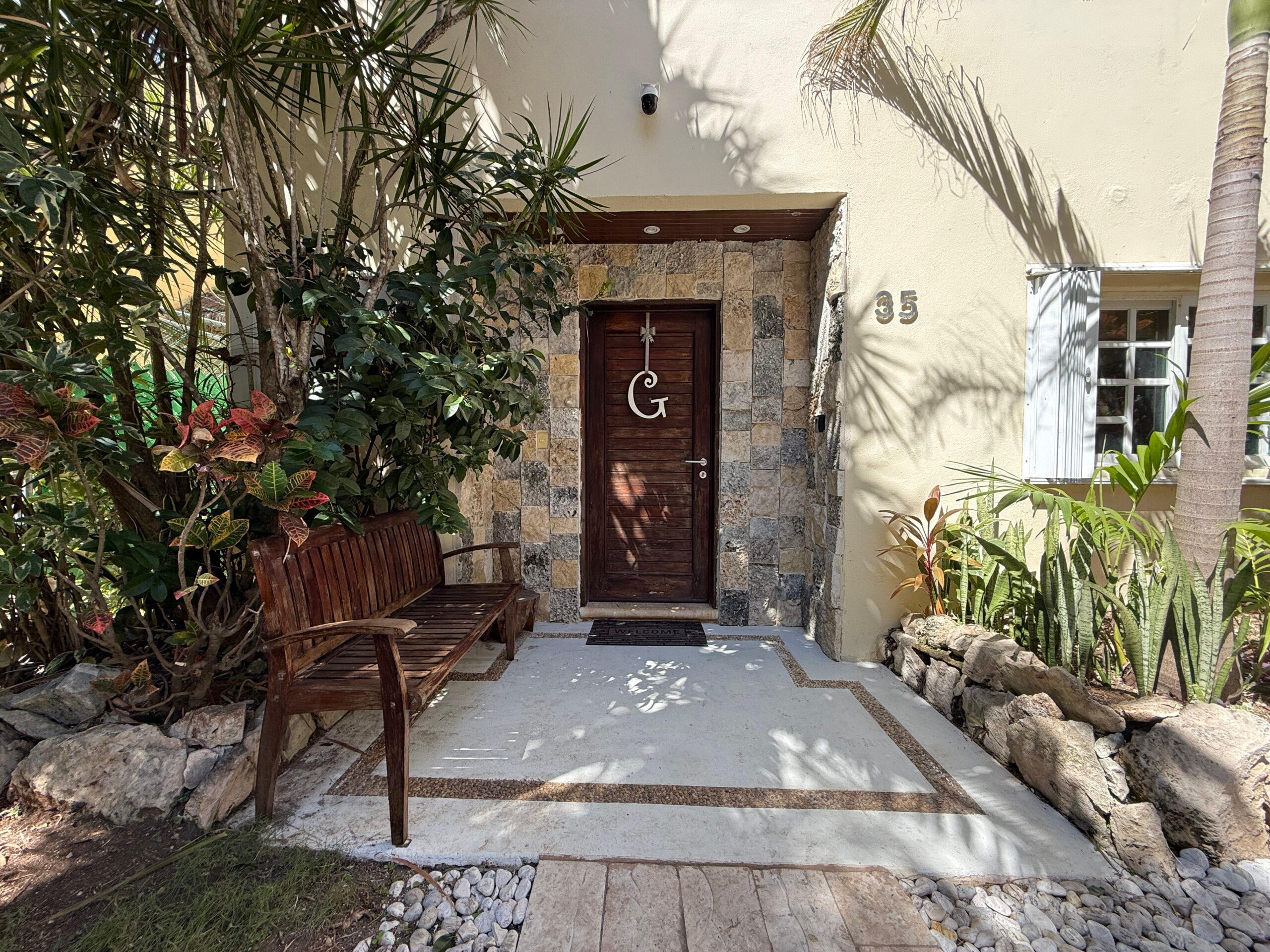 Lol Tun | 5-Bedroom Home with Private Pool — photo 10