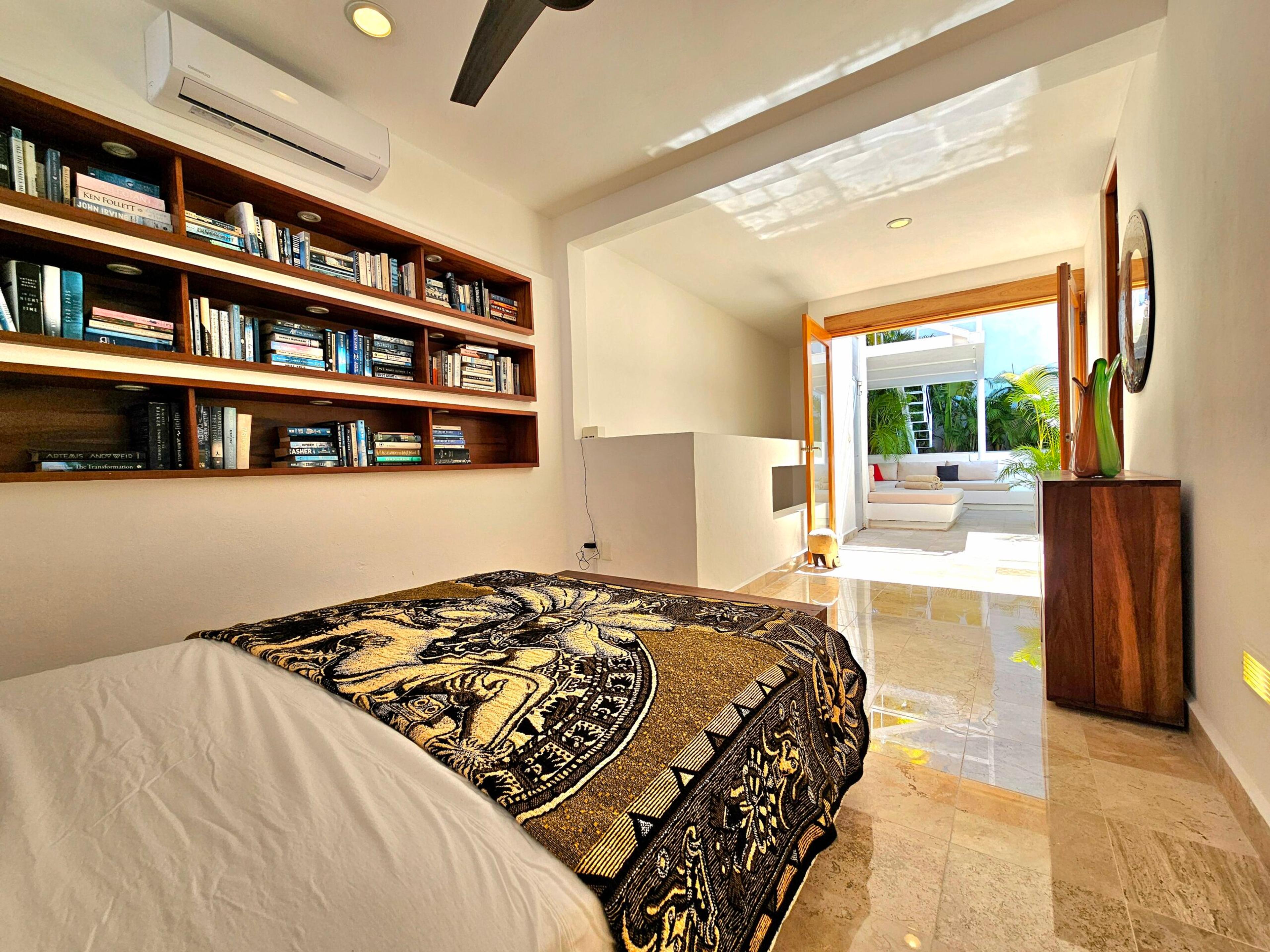 Arena | Private Rooftop 2 Bedroom Hideaway — photo 5