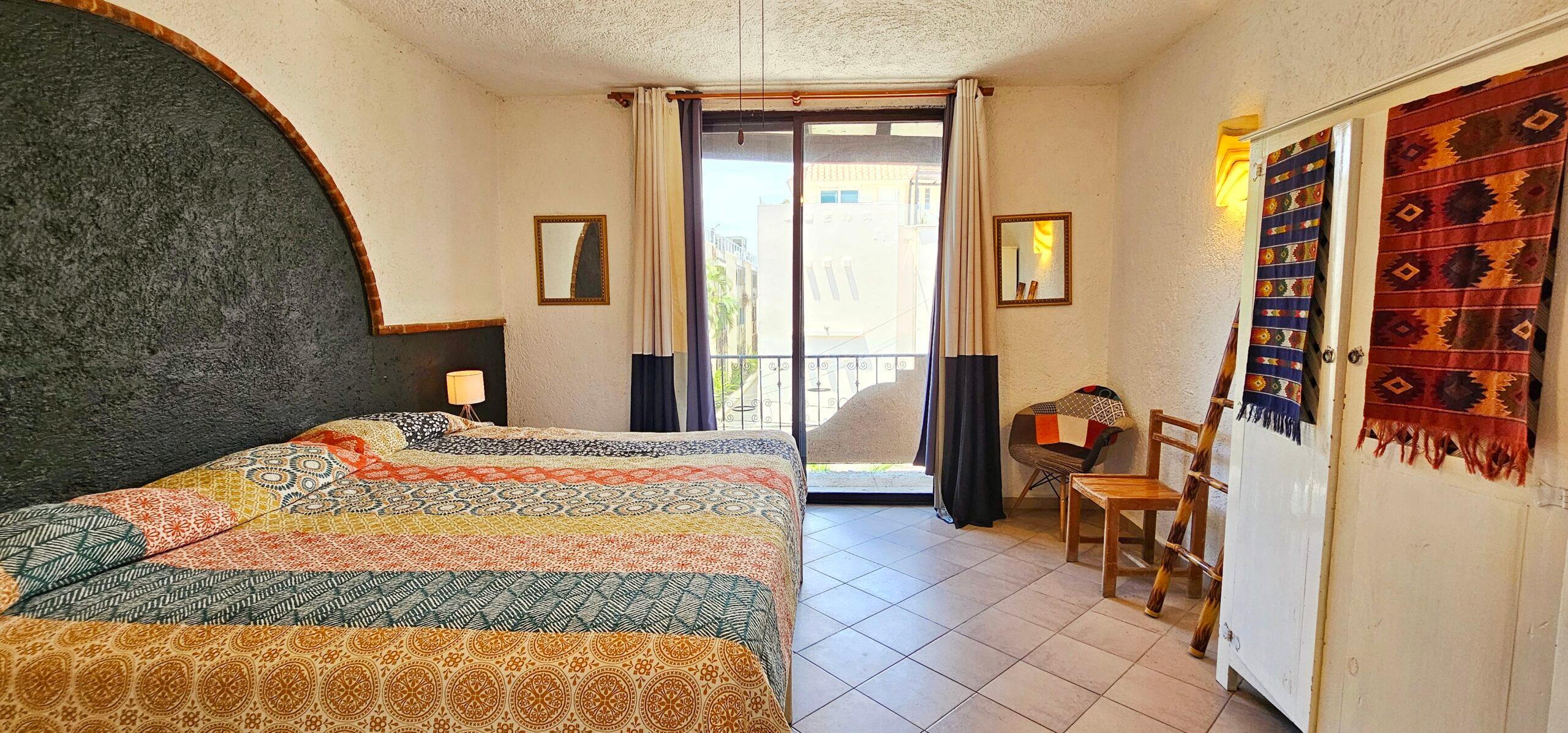 SOLD – Spectacular 1 Bedroom Renovation Opportunity – 3 min walk to beach — photo 11