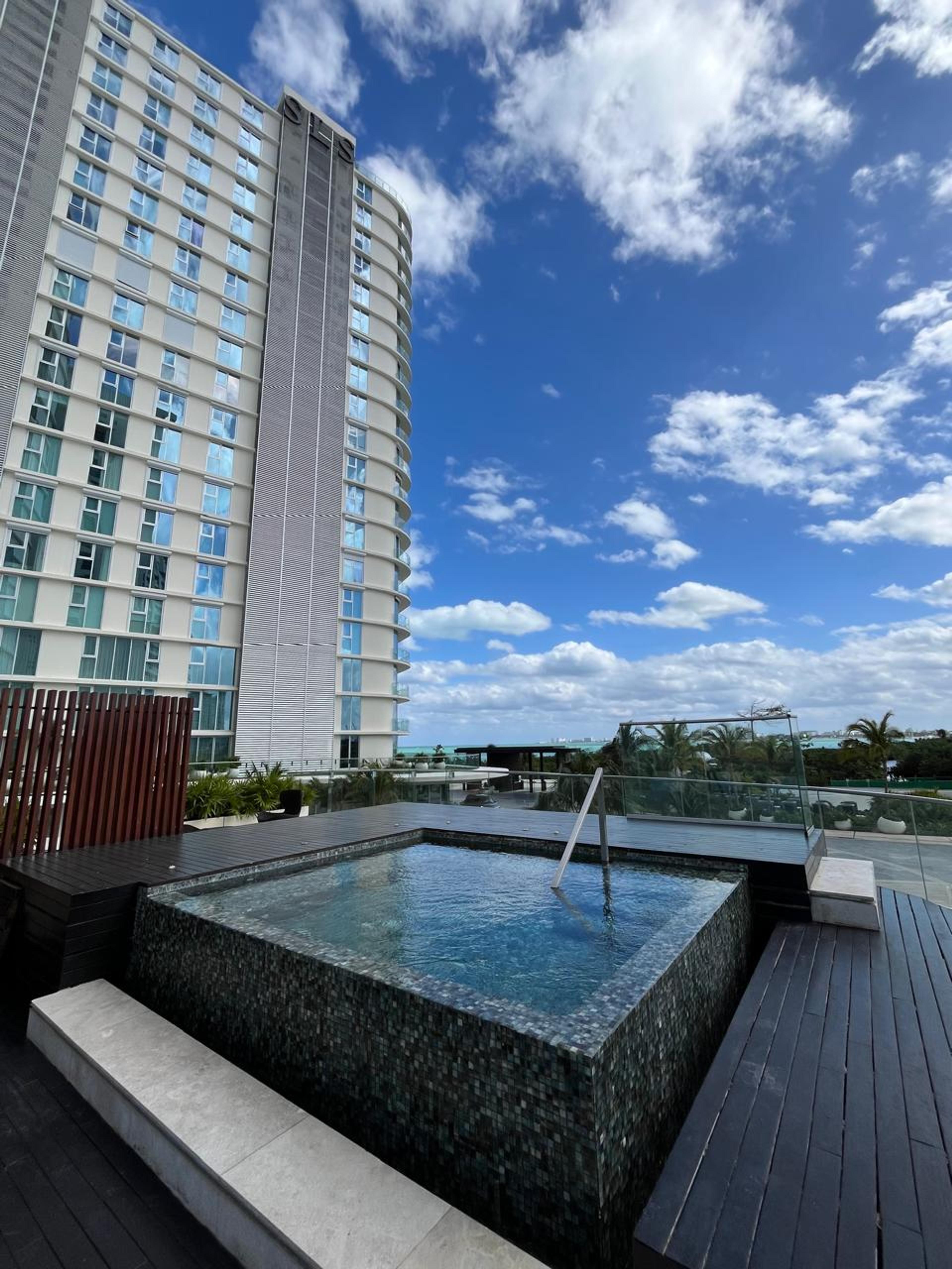 SLS Hotel & Residences — photo 10