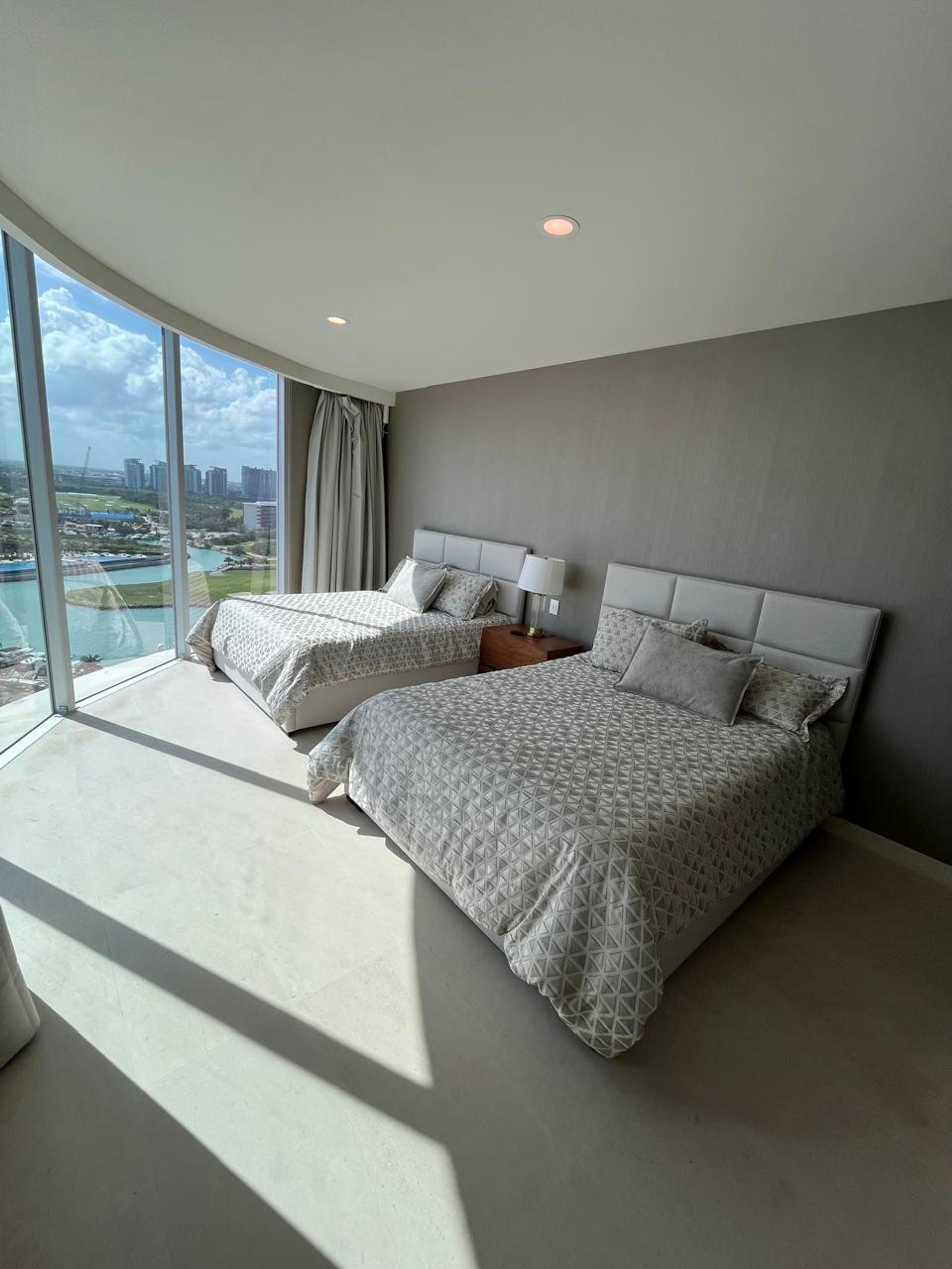 SLS Harbour Beach — photo 6