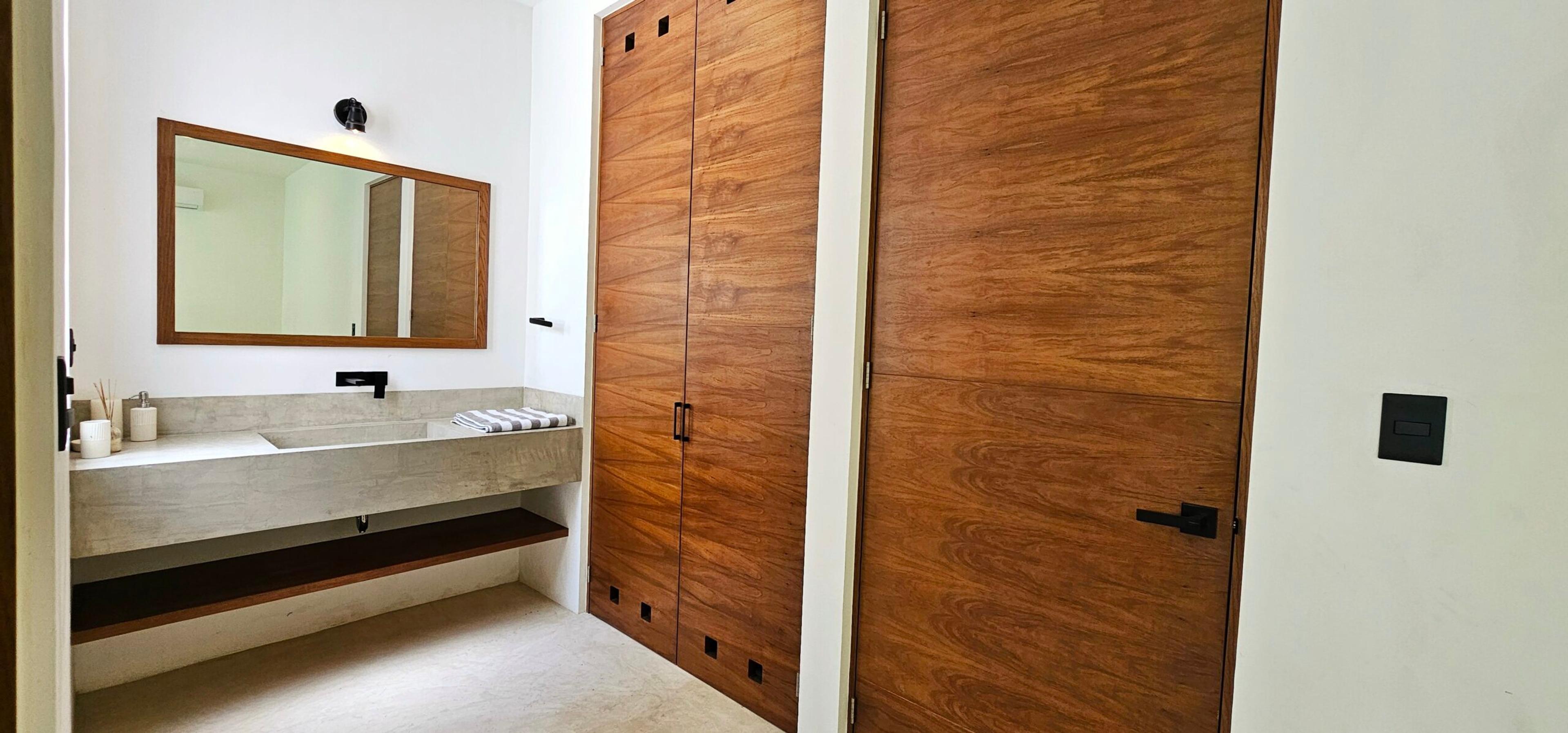 Cienfuegos | Modern Two-Level Townhouse — photo 23