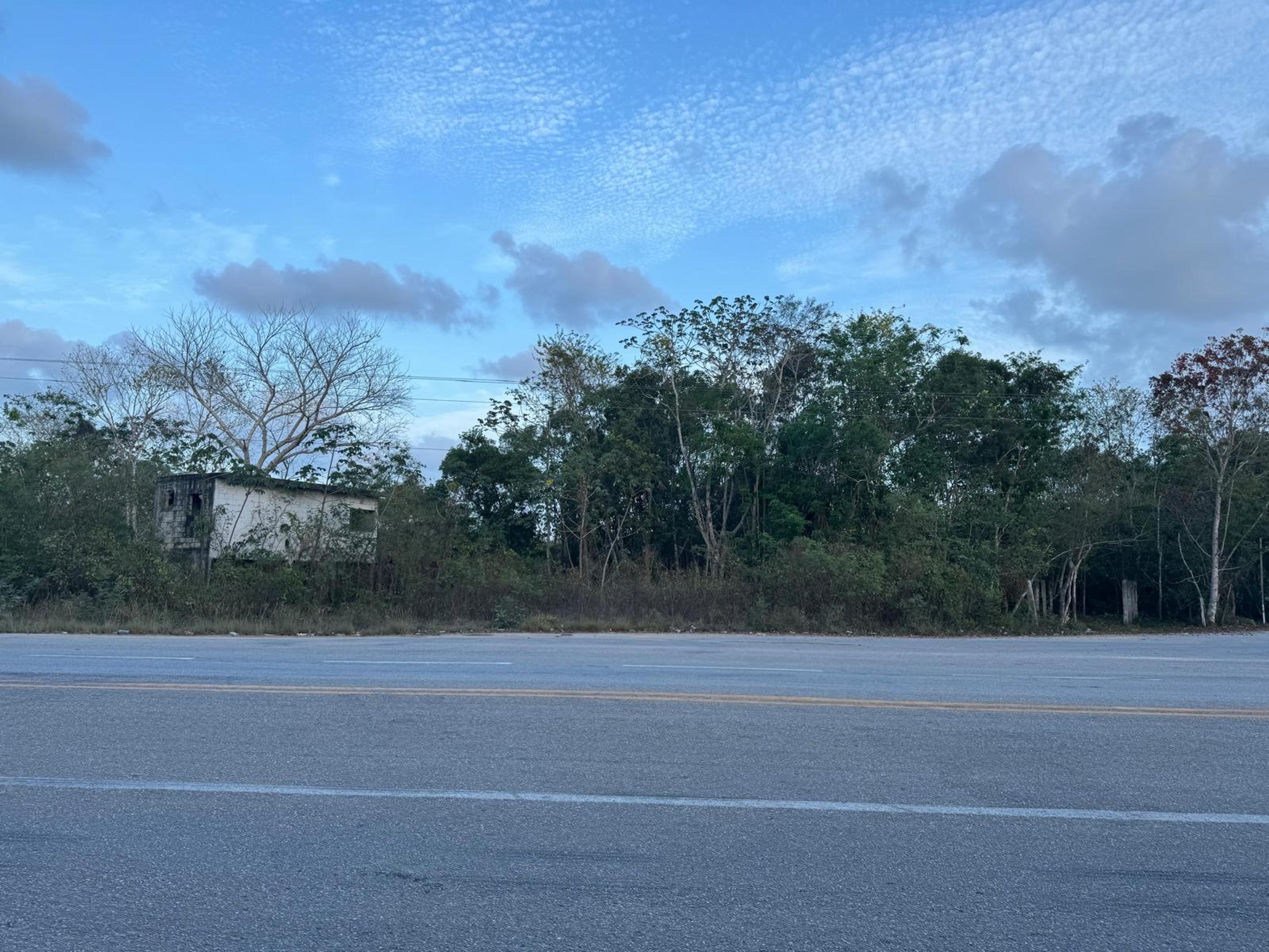 Prime Corner Lot for Sale Near Bacalar Lagoon — photo 1