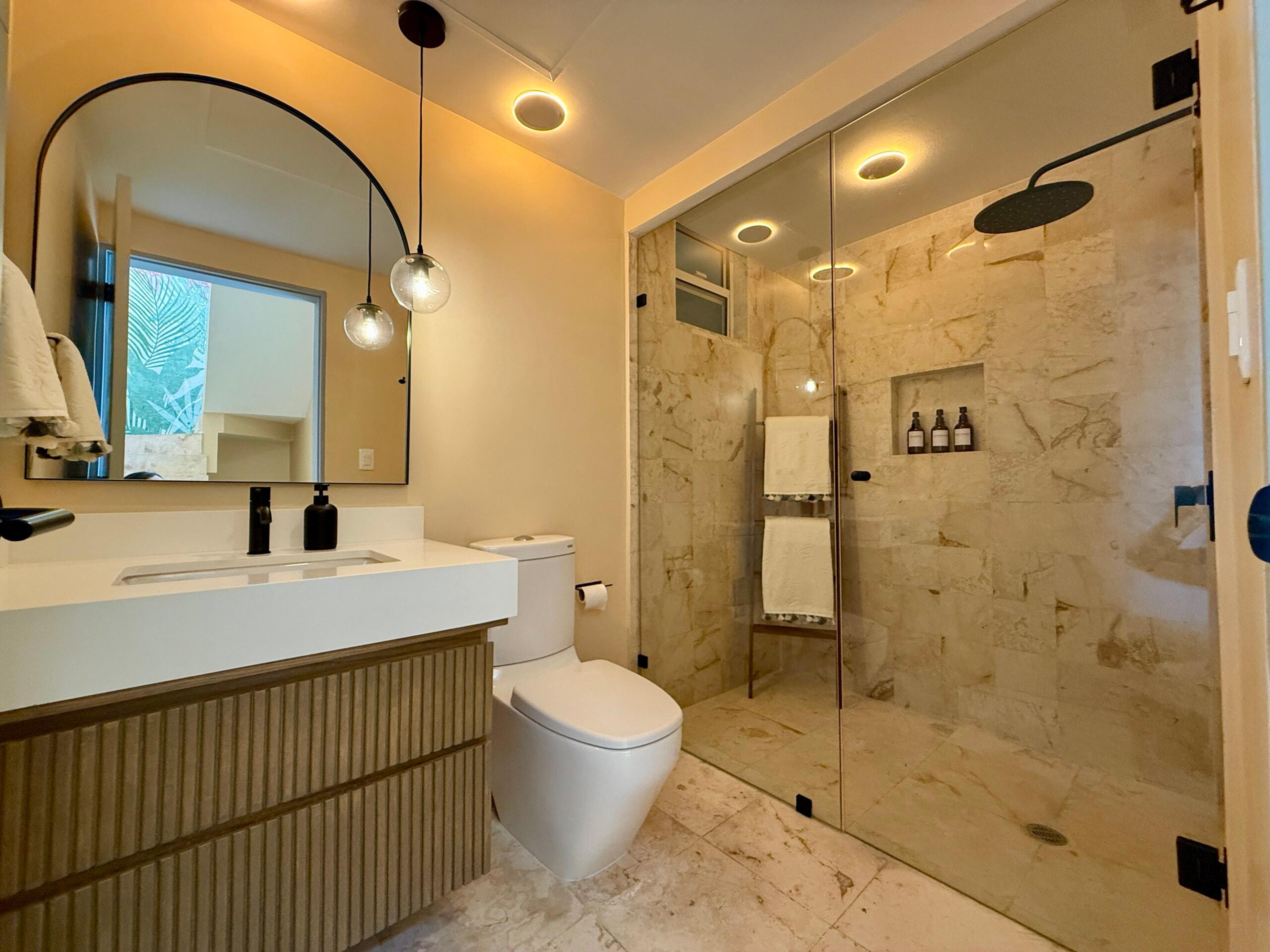 The Elements | Newly Remodeled 2 bedroom PH with Private Plunge Pool — photo 24