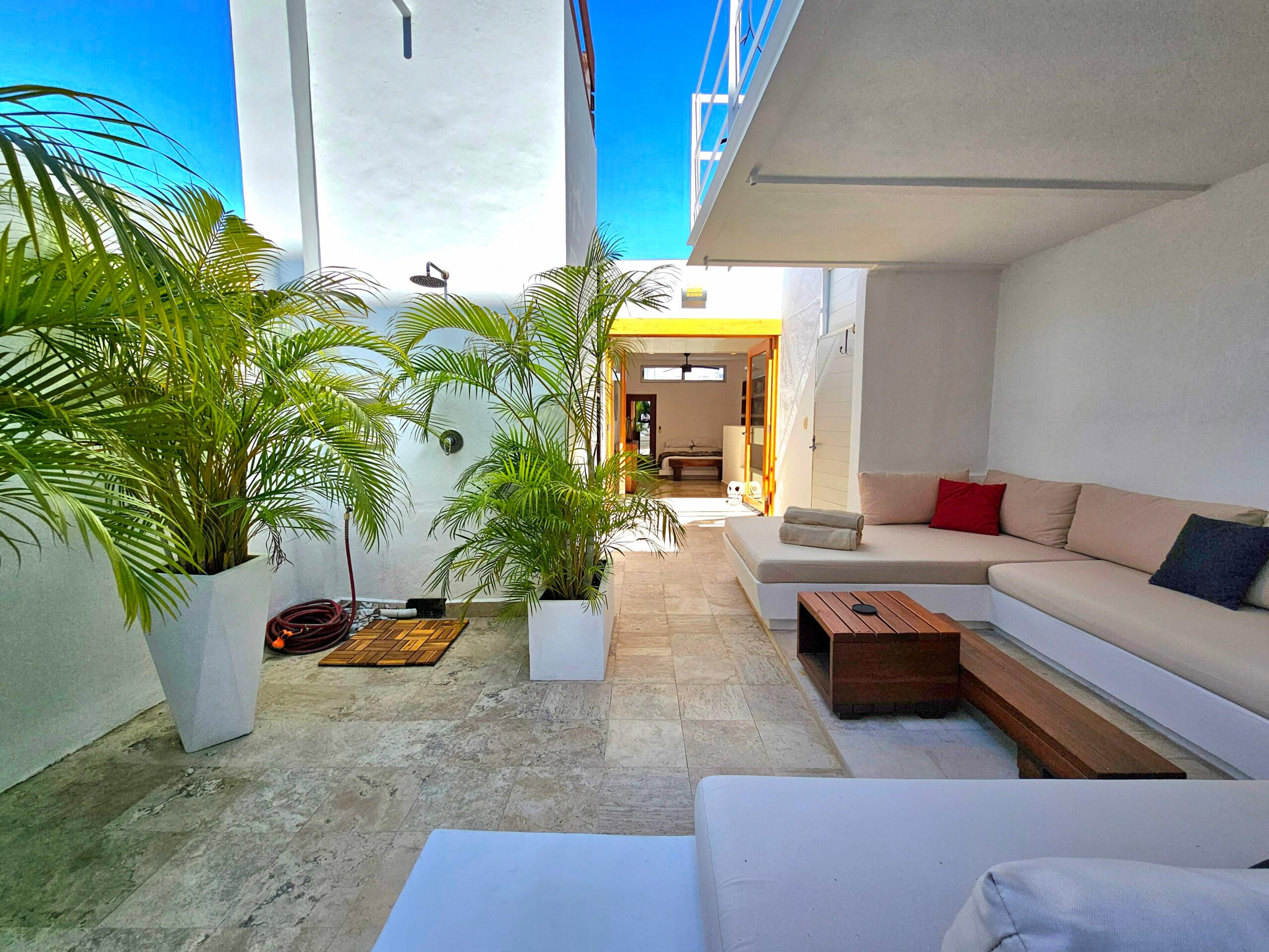Arena | Private Rooftop 2 Bedroom Hideaway — photo 16