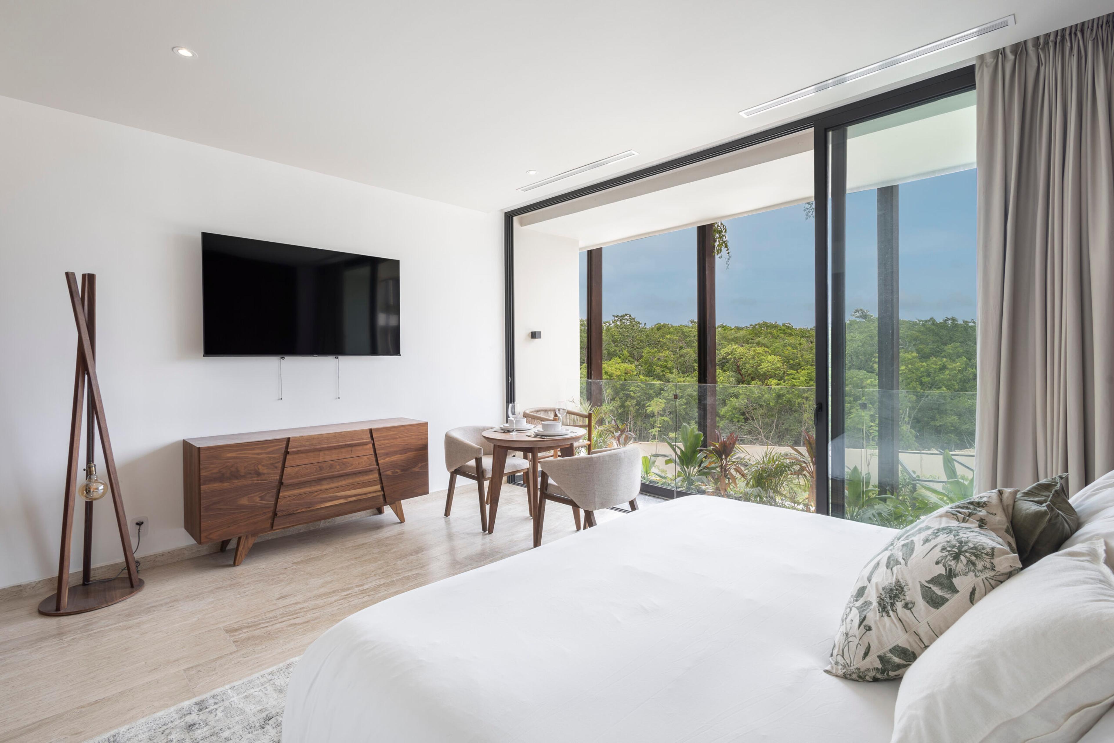Mistiq Gardens 2 | Turn-Key Luxury Studio — photo 2