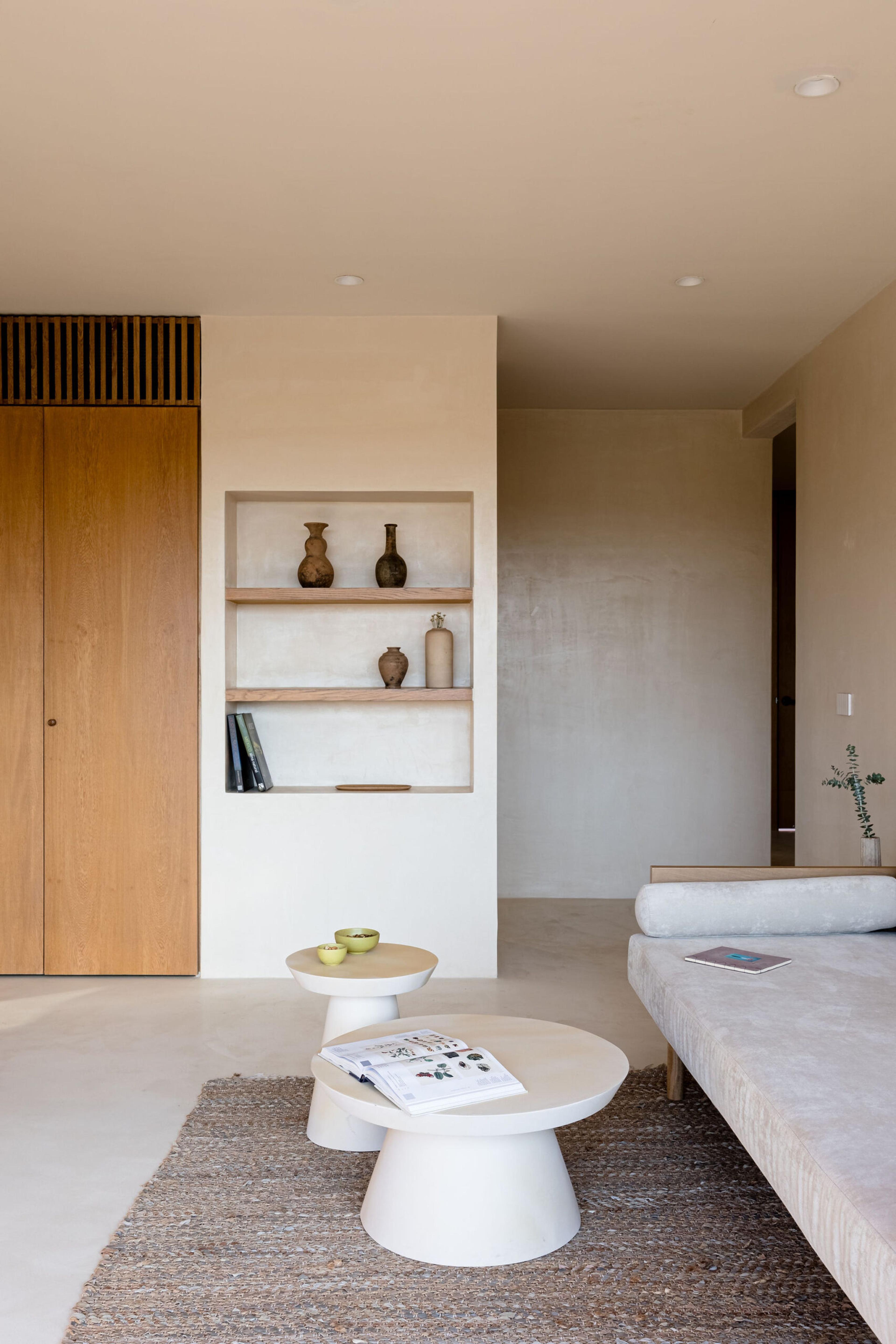 Luxurious Three-Bedroom Residence: Where Space Meets Sustainable Elegance — photo 12