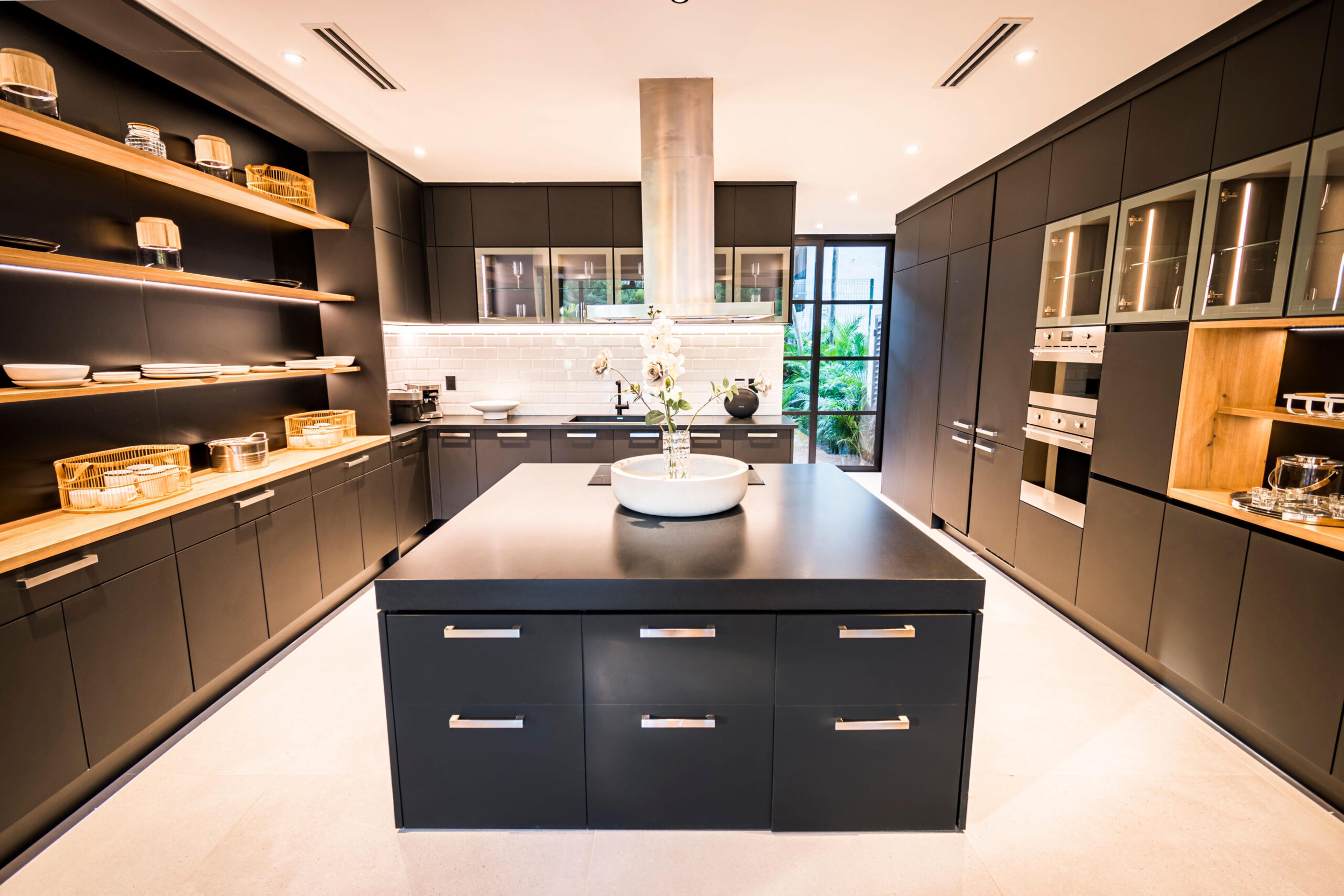 Luxurious 4-Bedroom Residence in Exclusive Playacar Phase I — photo 13