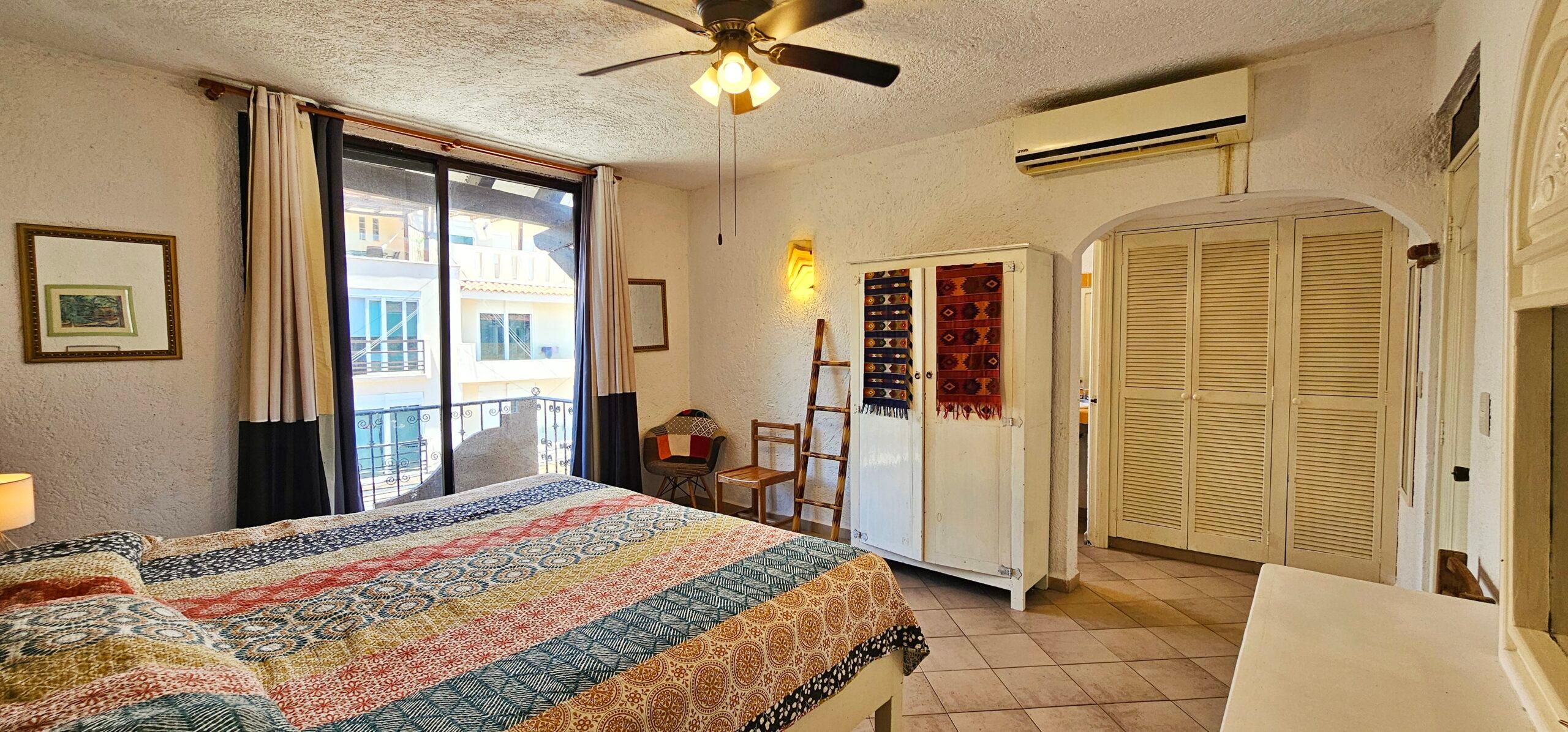 SOLD – Spectacular 1 Bedroom Renovation Opportunity – 3 min walk to beach — photo 13