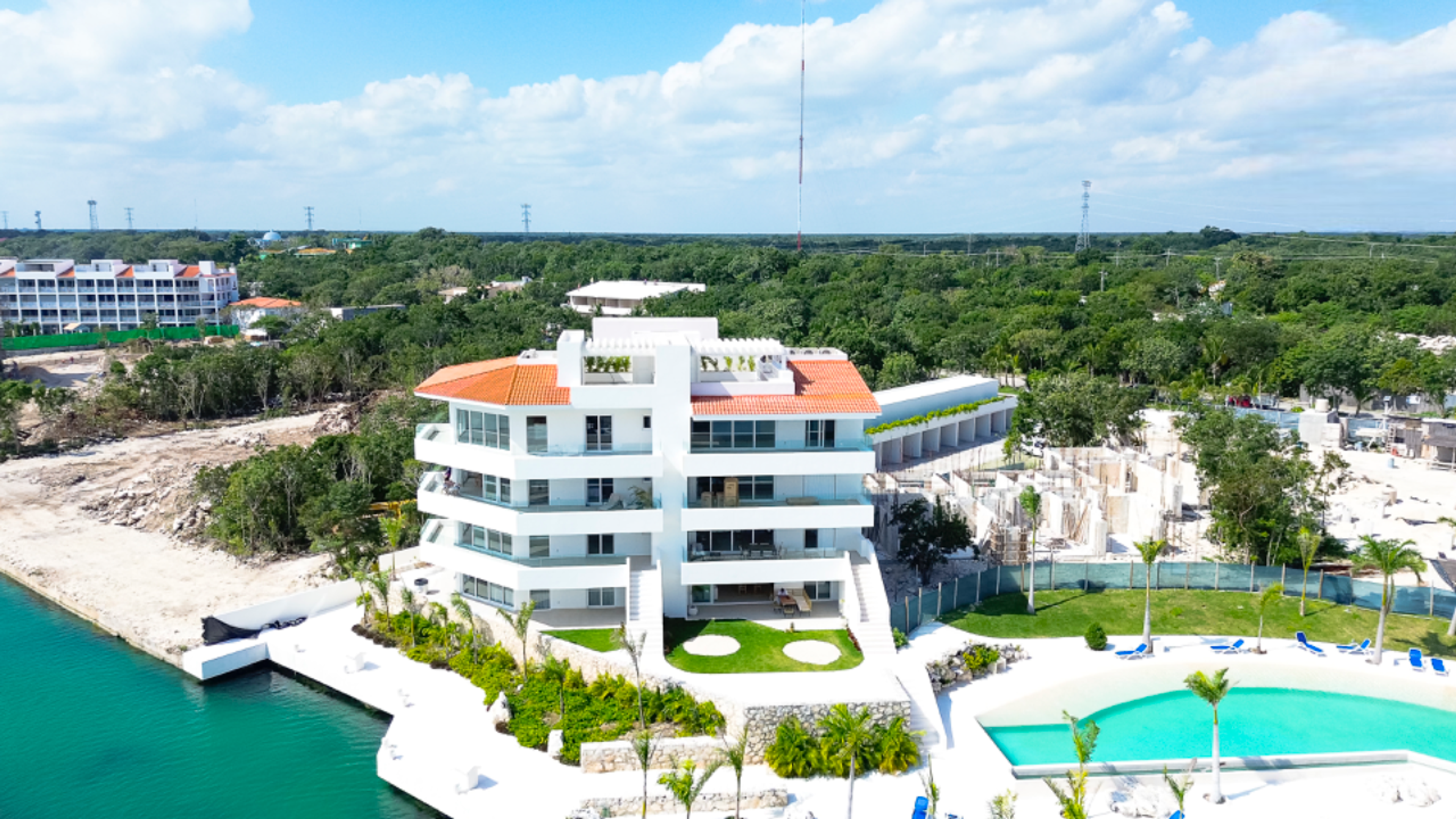 Luxury Marina-Front Living in Puerto Aventuras — photo 8