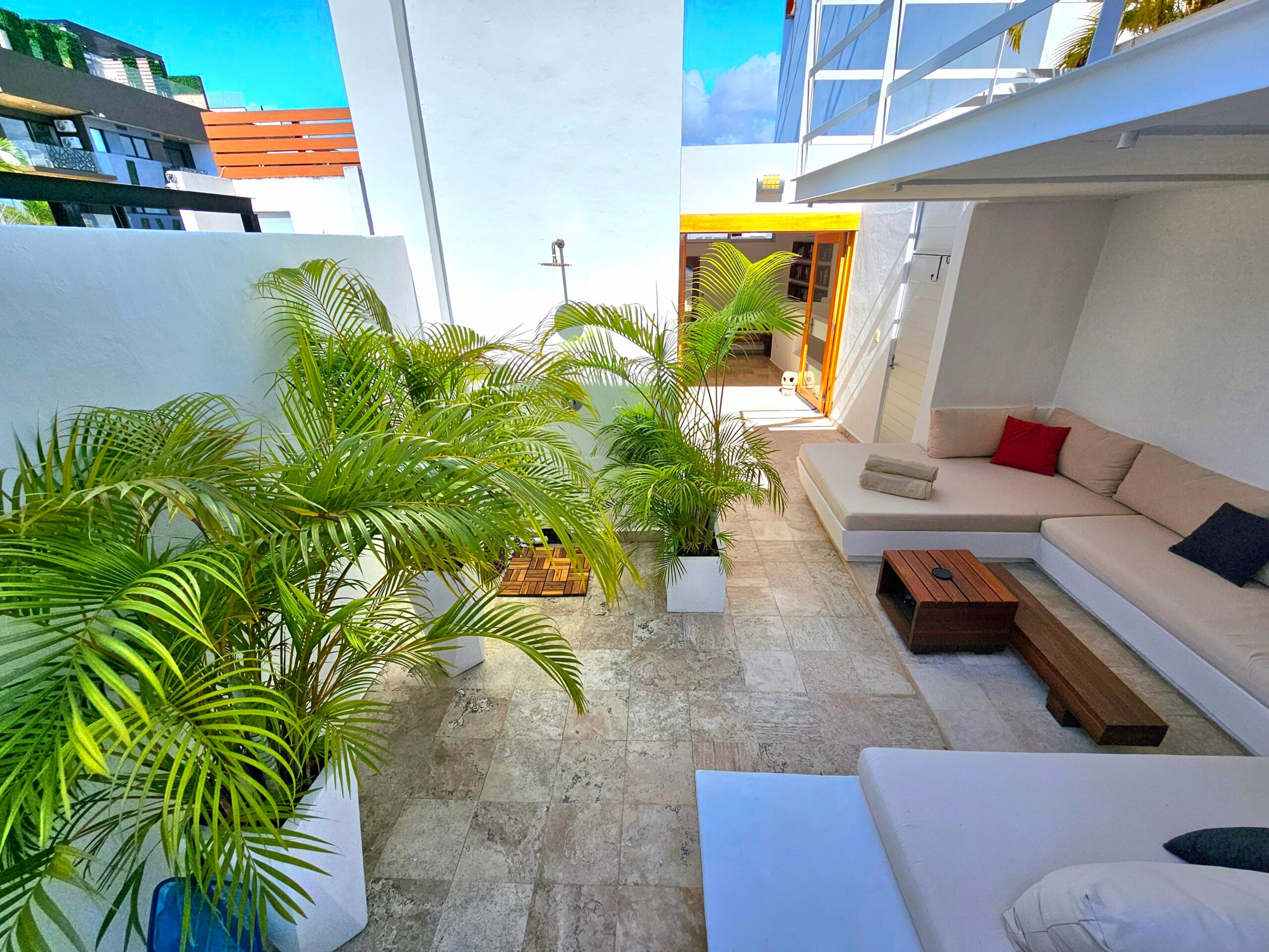 Arena | Private Rooftop 2 Bedroom Hideaway — photo 14