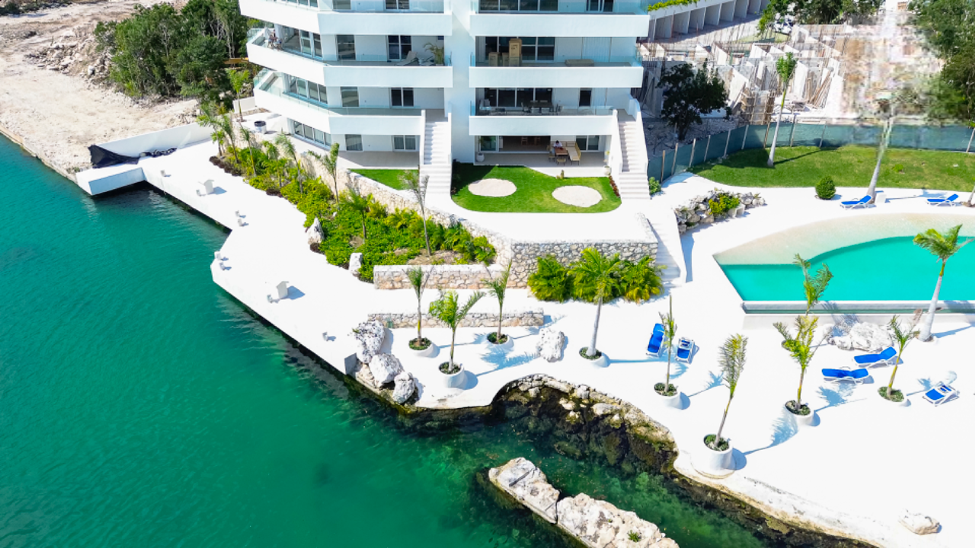 Luxury Marina-Front Living in Puerto Aventuras — photo 3