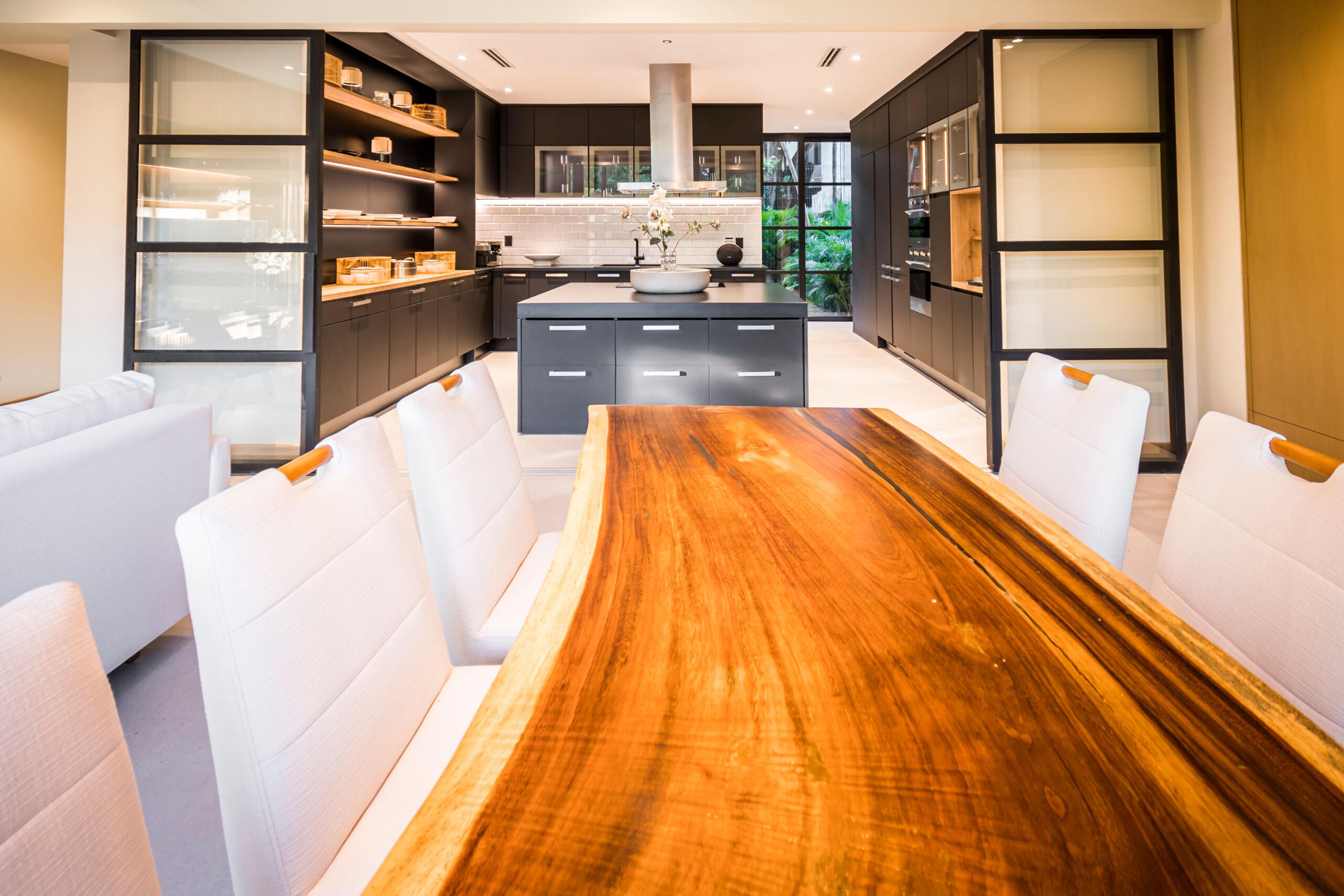 Luxurious 4-Bedroom Residence in Exclusive Playacar Phase I — photo 15