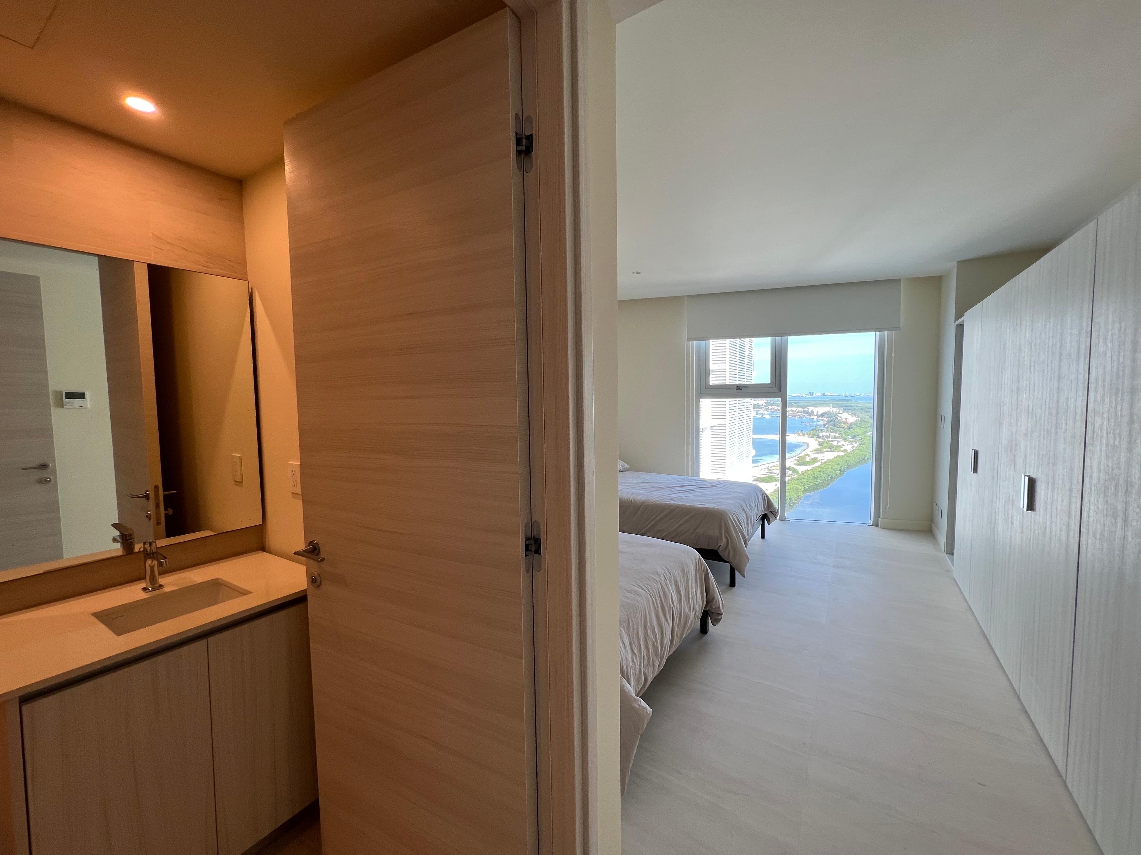 SLS Hotel & Residences — photo 30