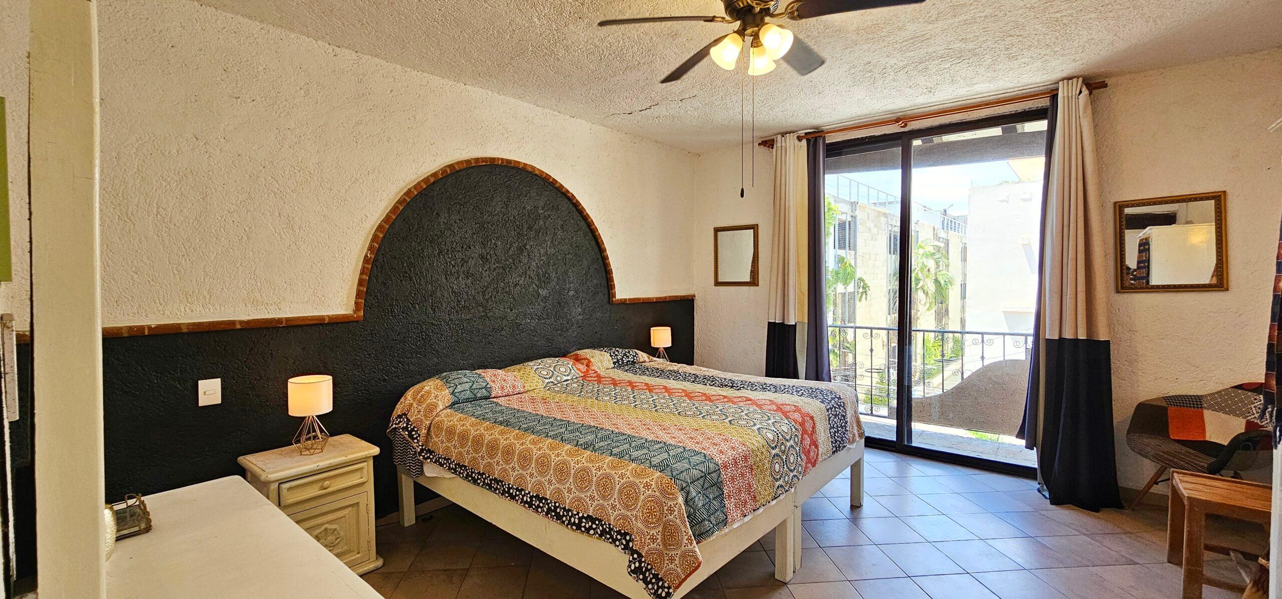 SOLD – Spectacular 1 Bedroom Renovation Opportunity – 3 min walk to beach — photo 12