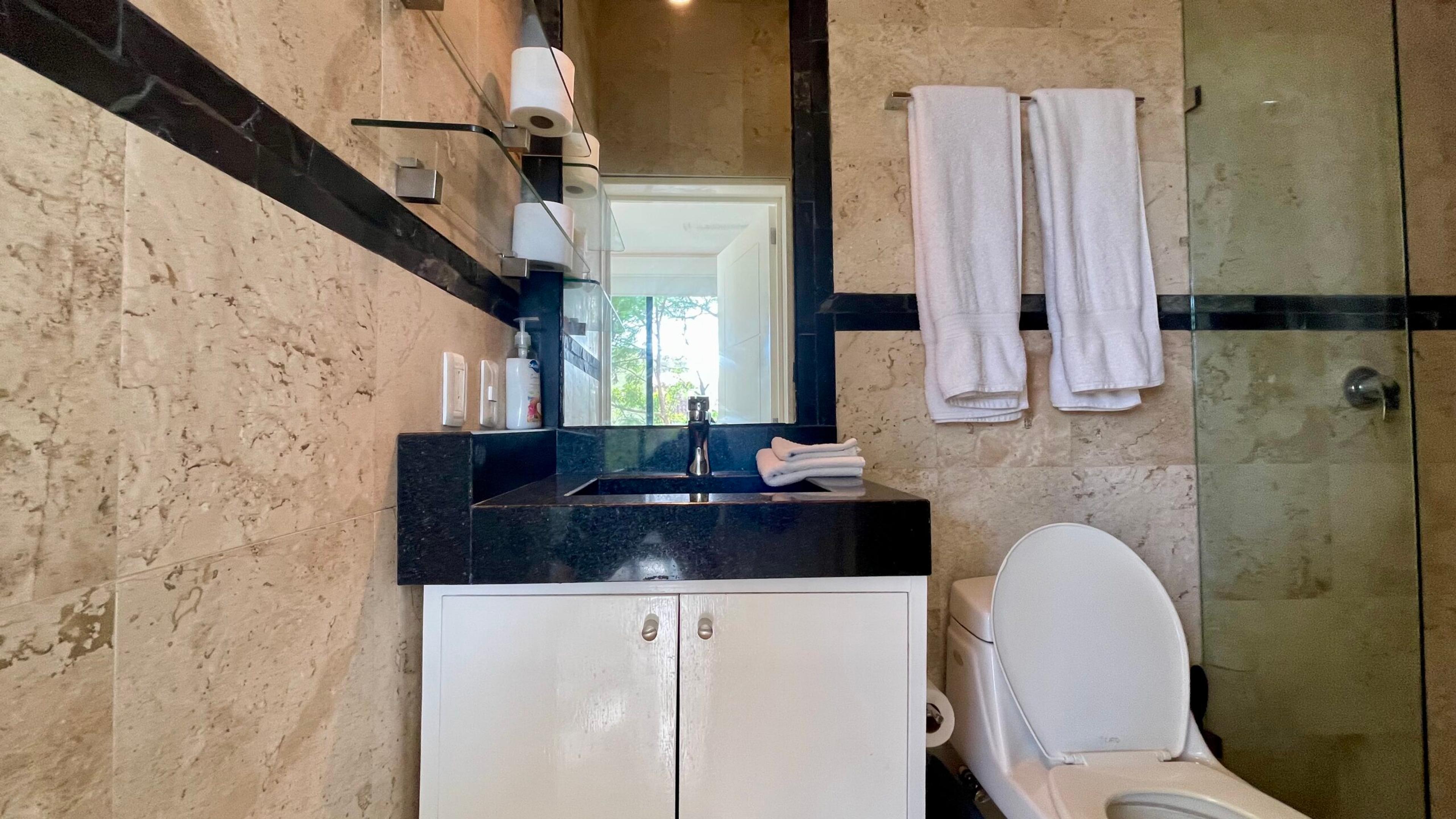Polo 88 | Two-Bedroom: Bright Living Steps from the Best Beach in Playa — photo 9