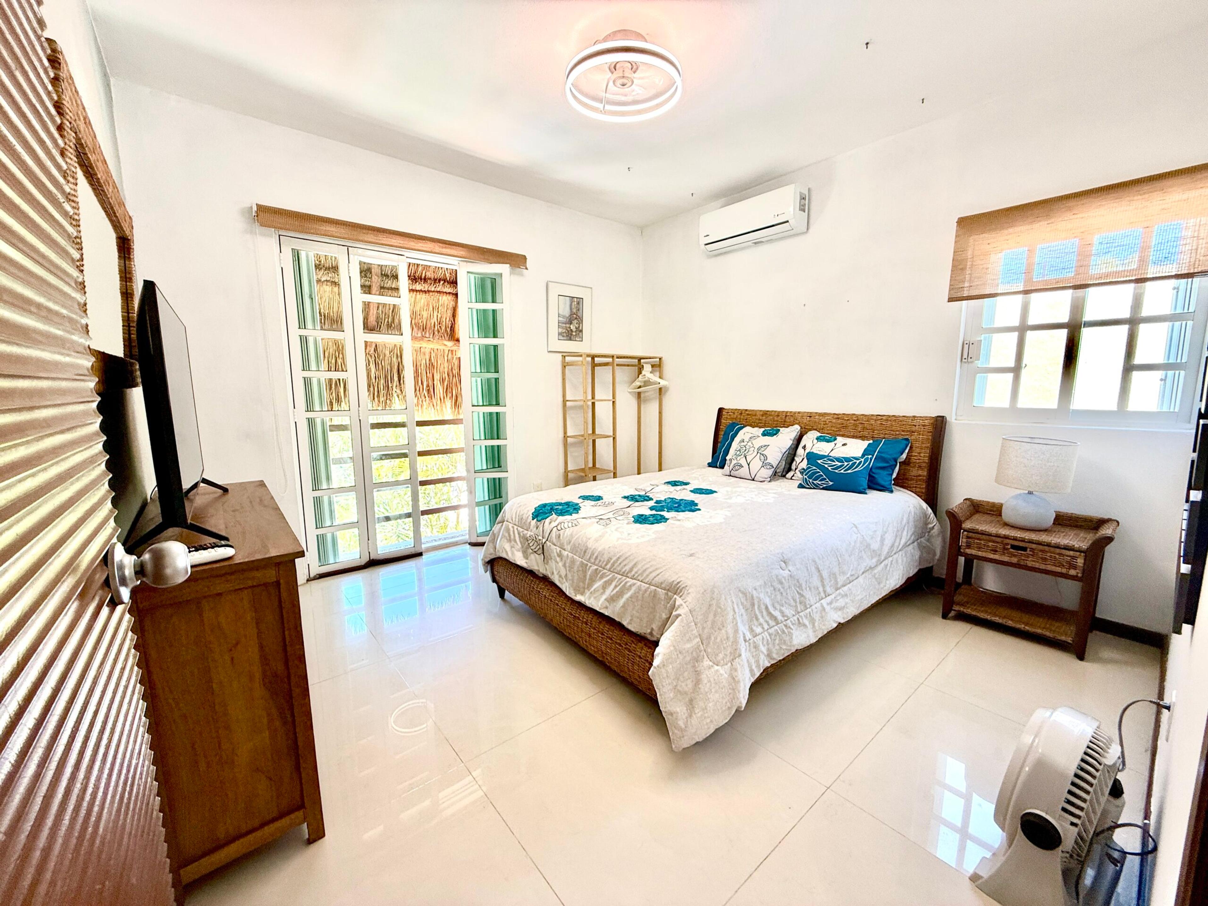 Lol Tun | 5-Bedroom Home with Private Pool — photo 4