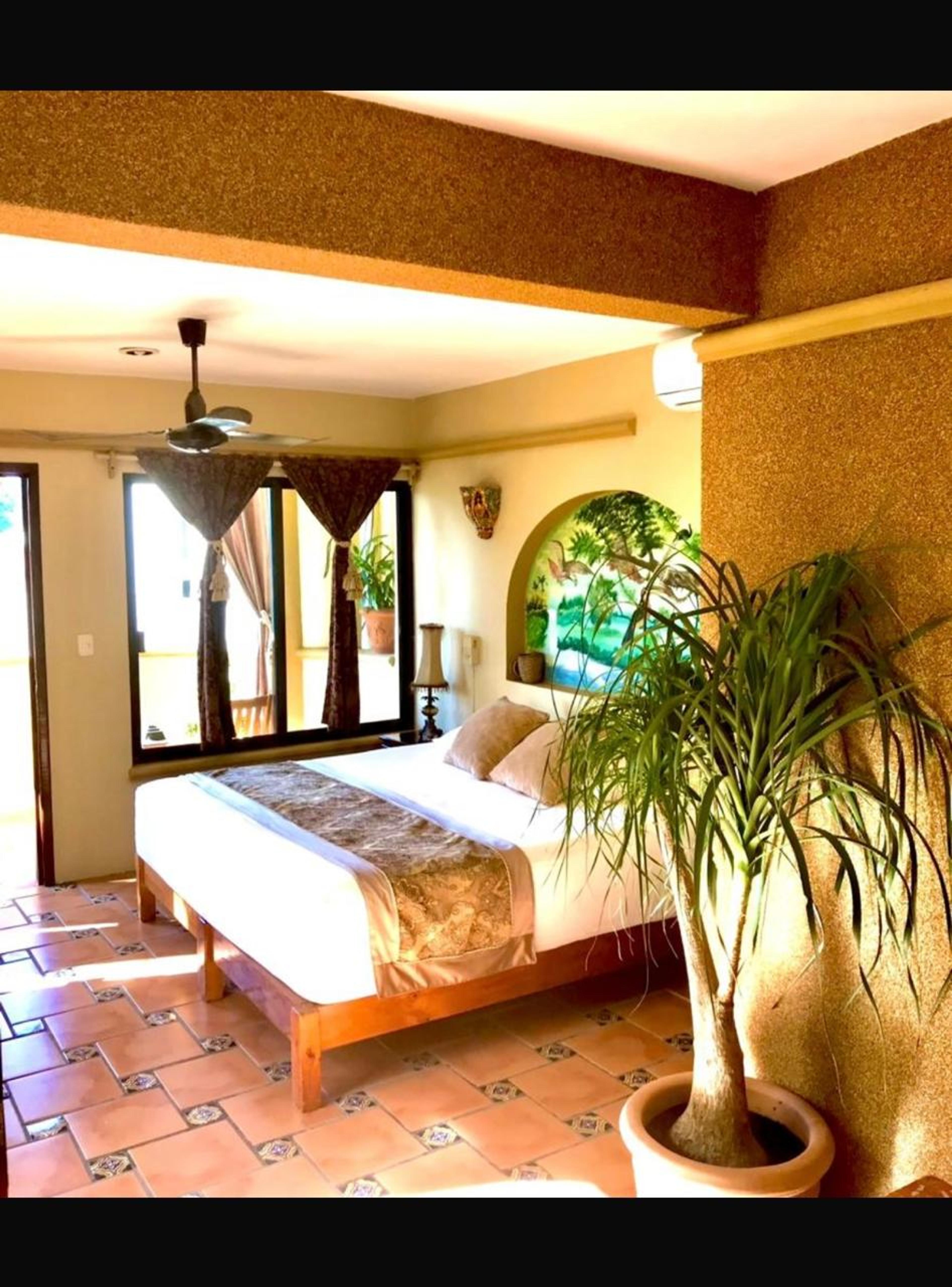 Boutique Hotel & Restaurant for Sale – Prime Location — photo 20