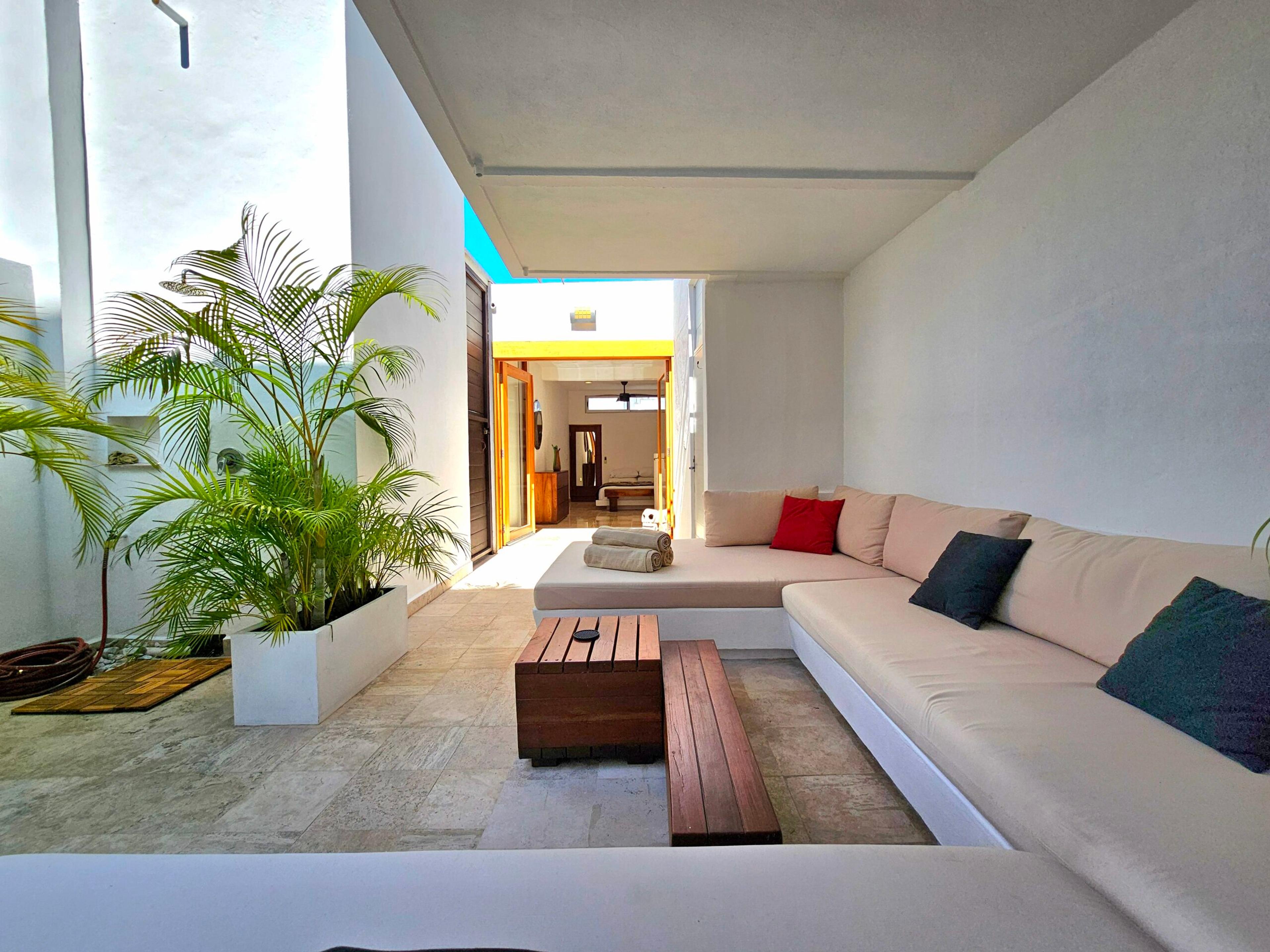 Arena | Private Rooftop 2 Bedroom Hideaway — photo 12