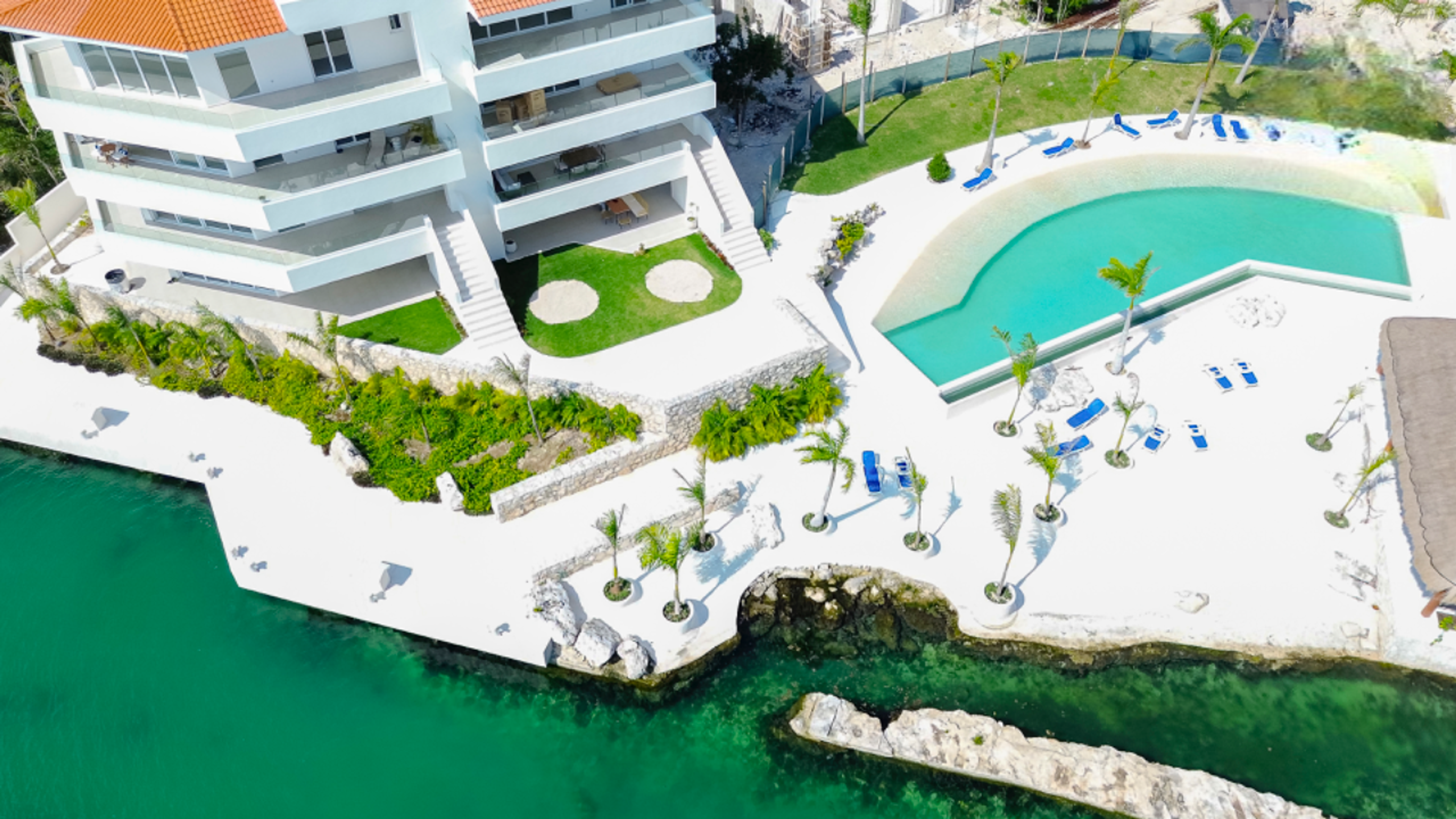 Luxury Marina-Front Living in Puerto Aventuras — photo 9