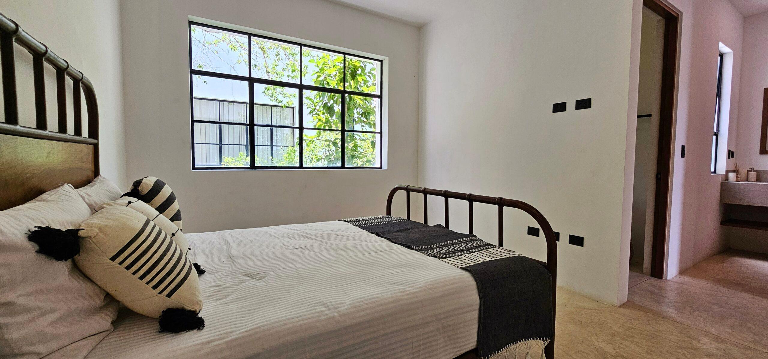 Cienfuegos | Modern Two-Level Townhouse — photo 22