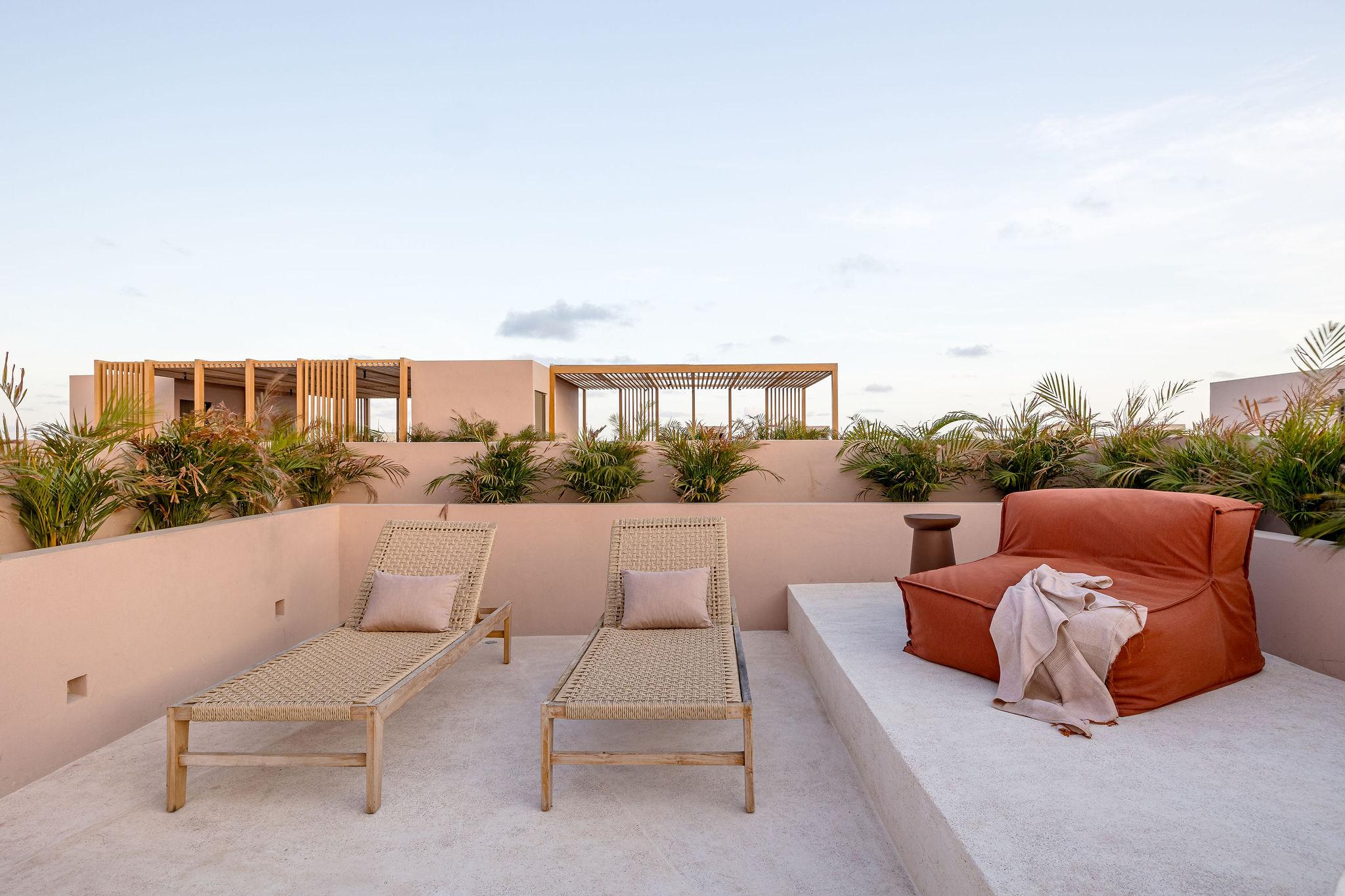 Luxurious Three-Bedroom Residence: Where Space Meets Sustainable Elegance — photo 8