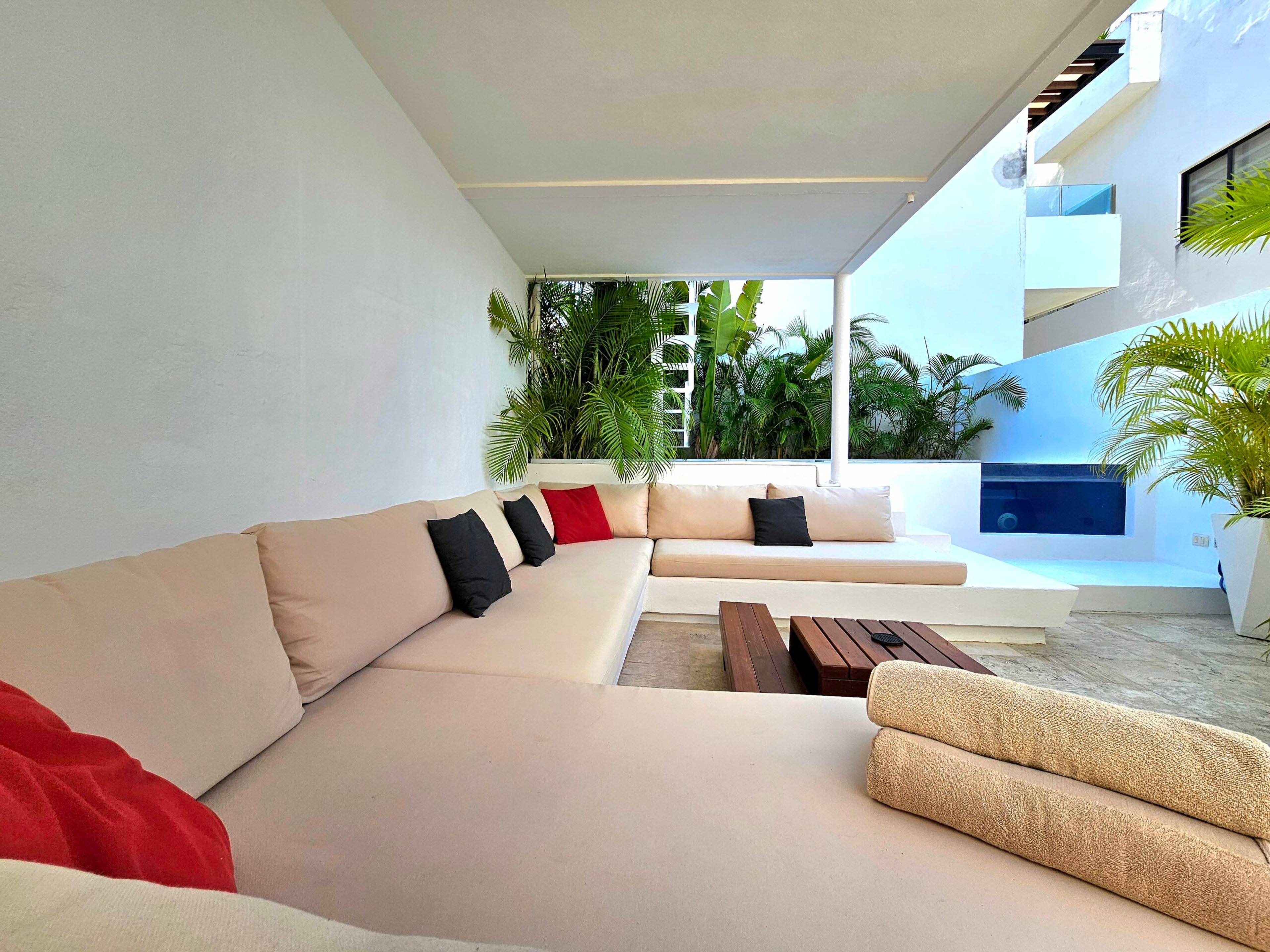 Arena | Private Rooftop 2 Bedroom Hideaway — photo 6