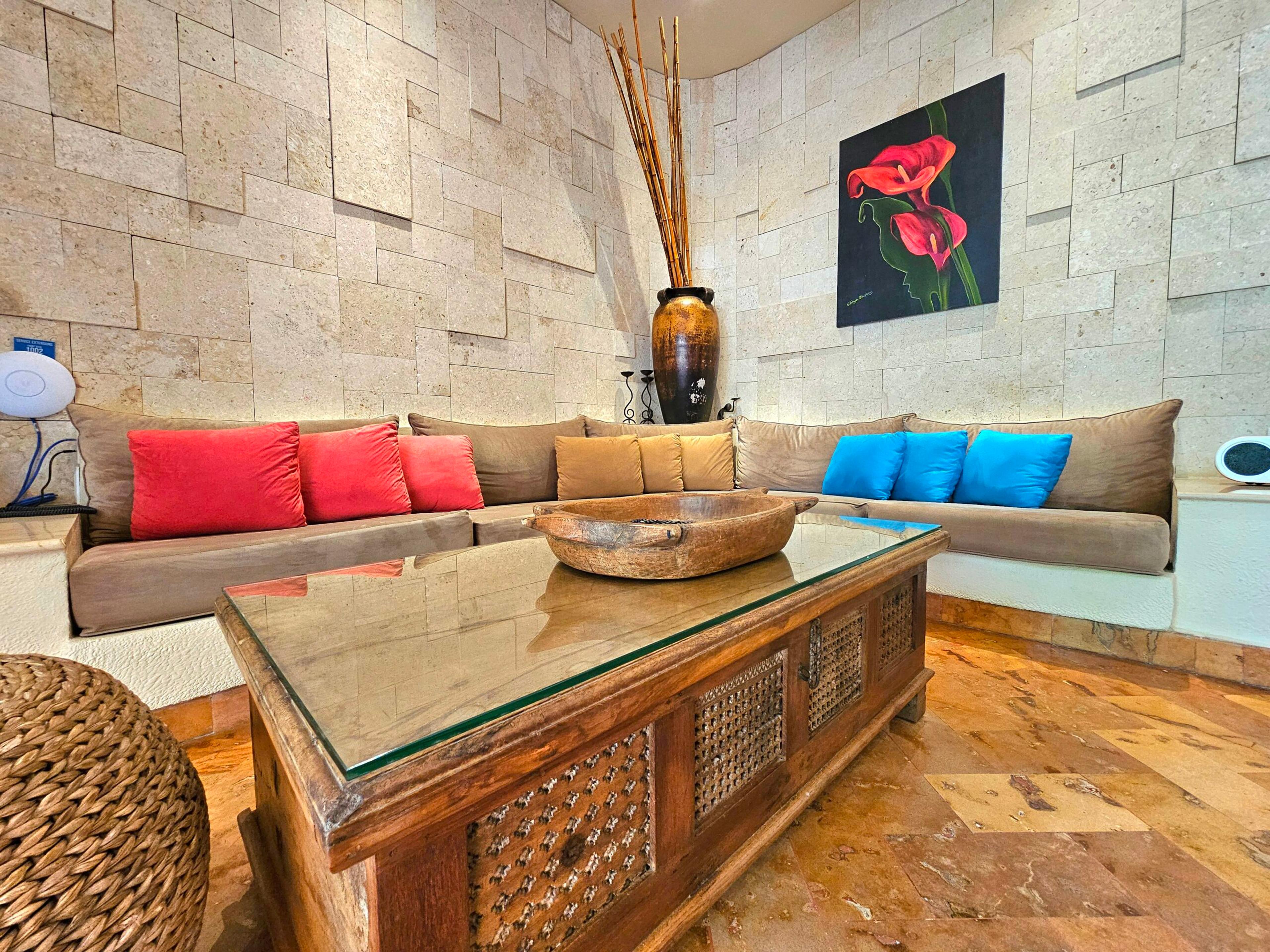 Porto Playa | Rustic 2-Bedroom Condo with Pool View — photo 15
