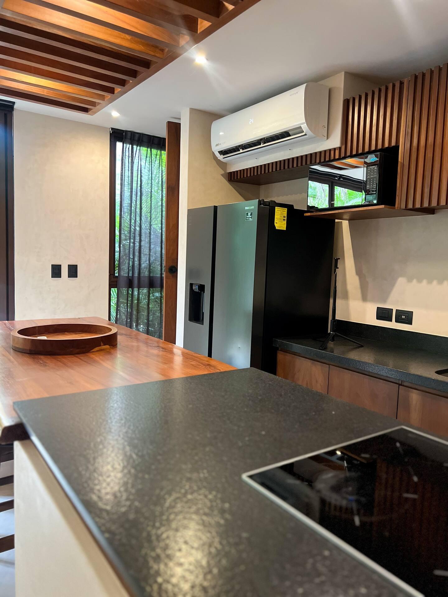 Zambo | Penthouse: Incredible 2-Level 3-Bed Lock-Off with Private Pool — photo 17