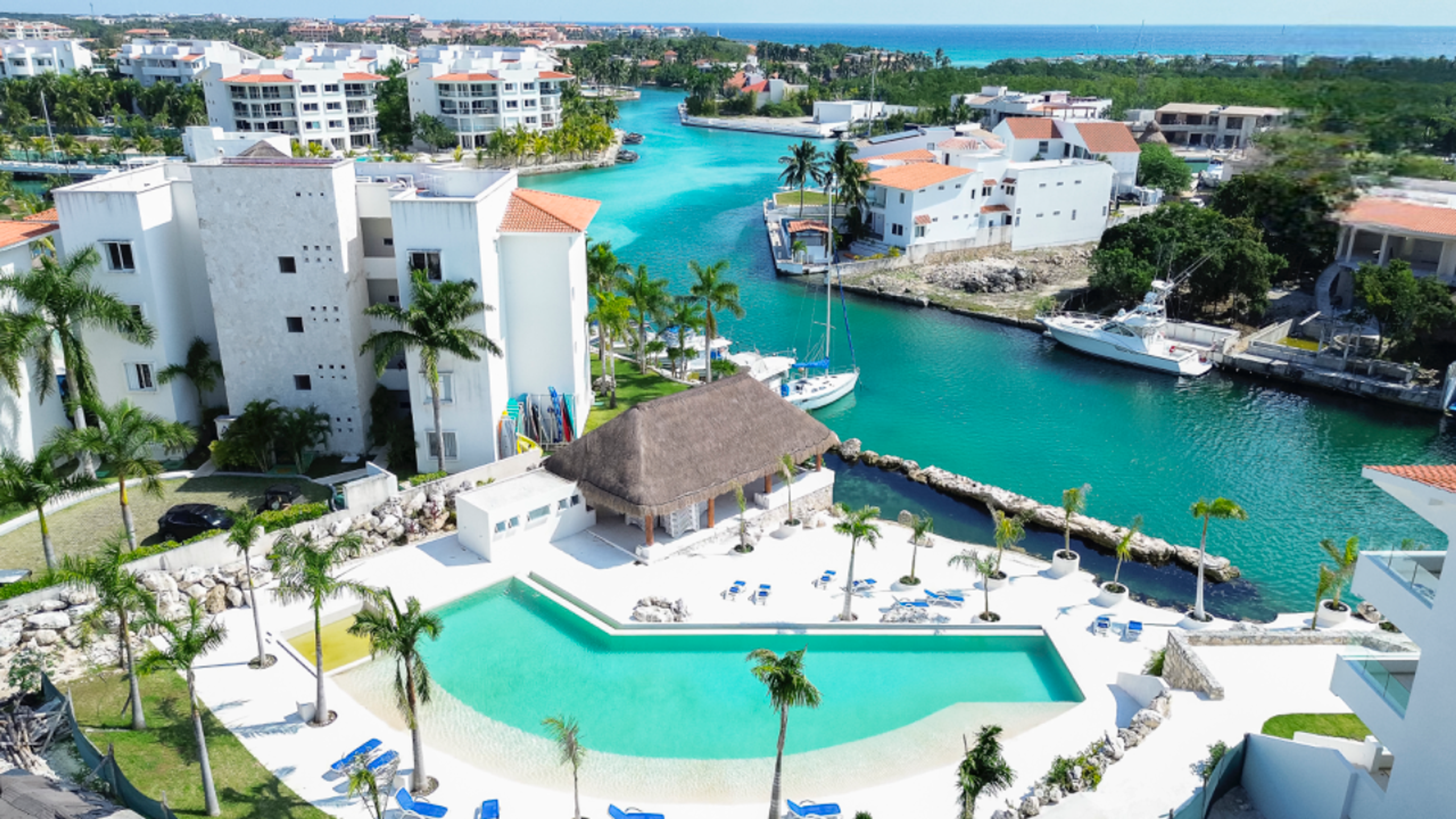 Luxury Marina-Front Living in Puerto Aventuras — photo 1