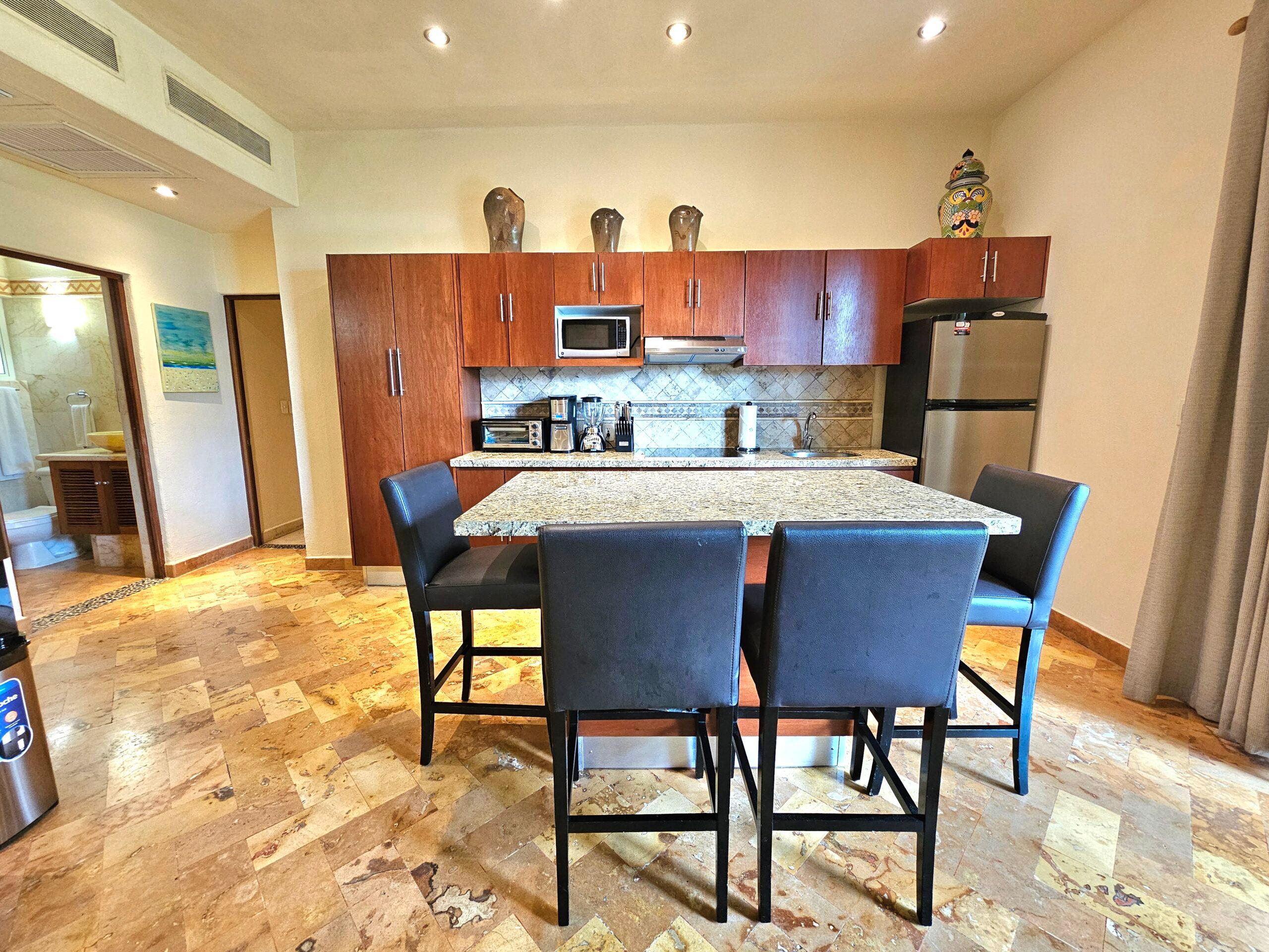 Porto Playa | Rustic 2-Bedroom Condo with Pool View — photo 12
