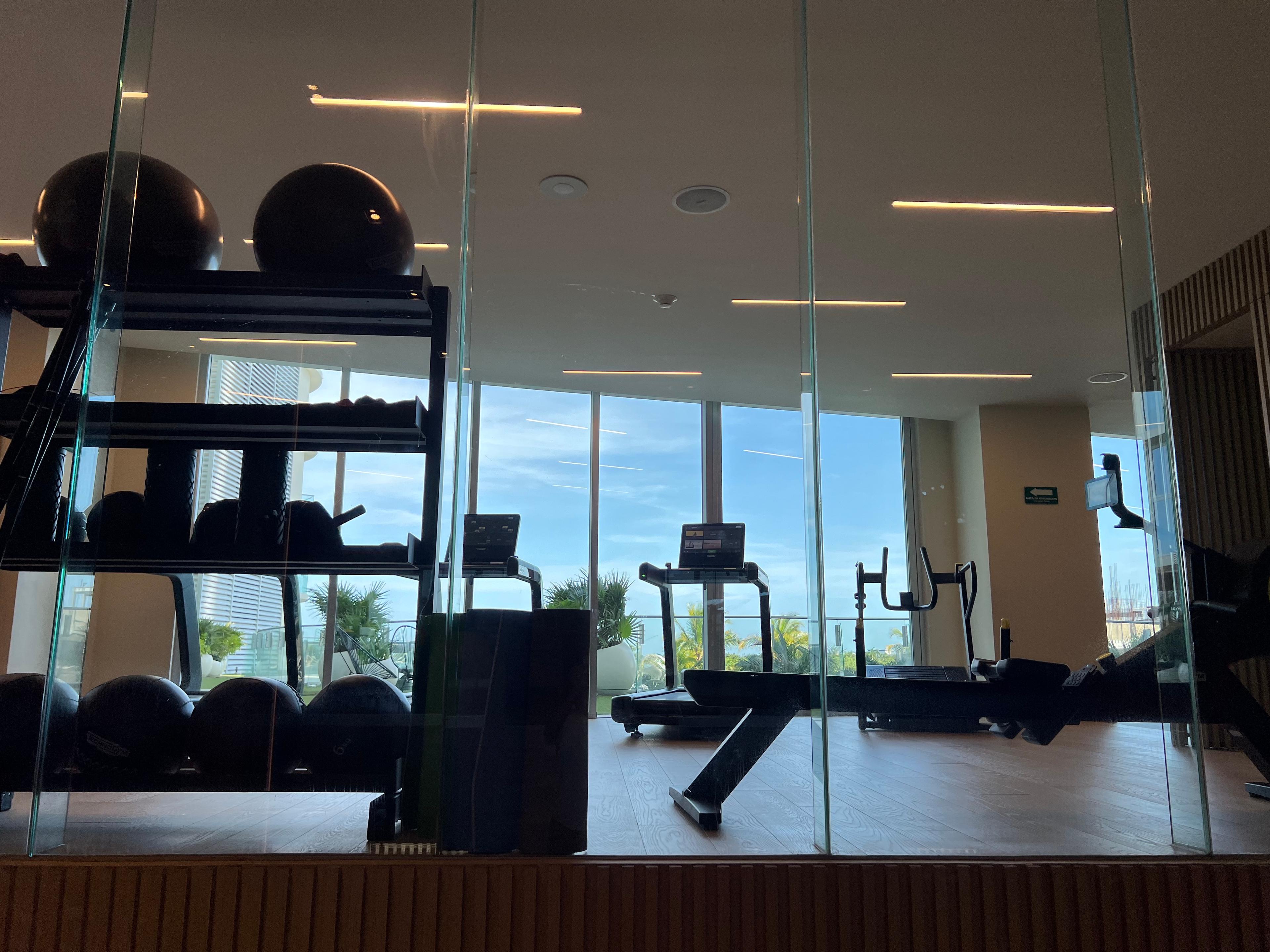 SLS Hotel & Residences — photo 11