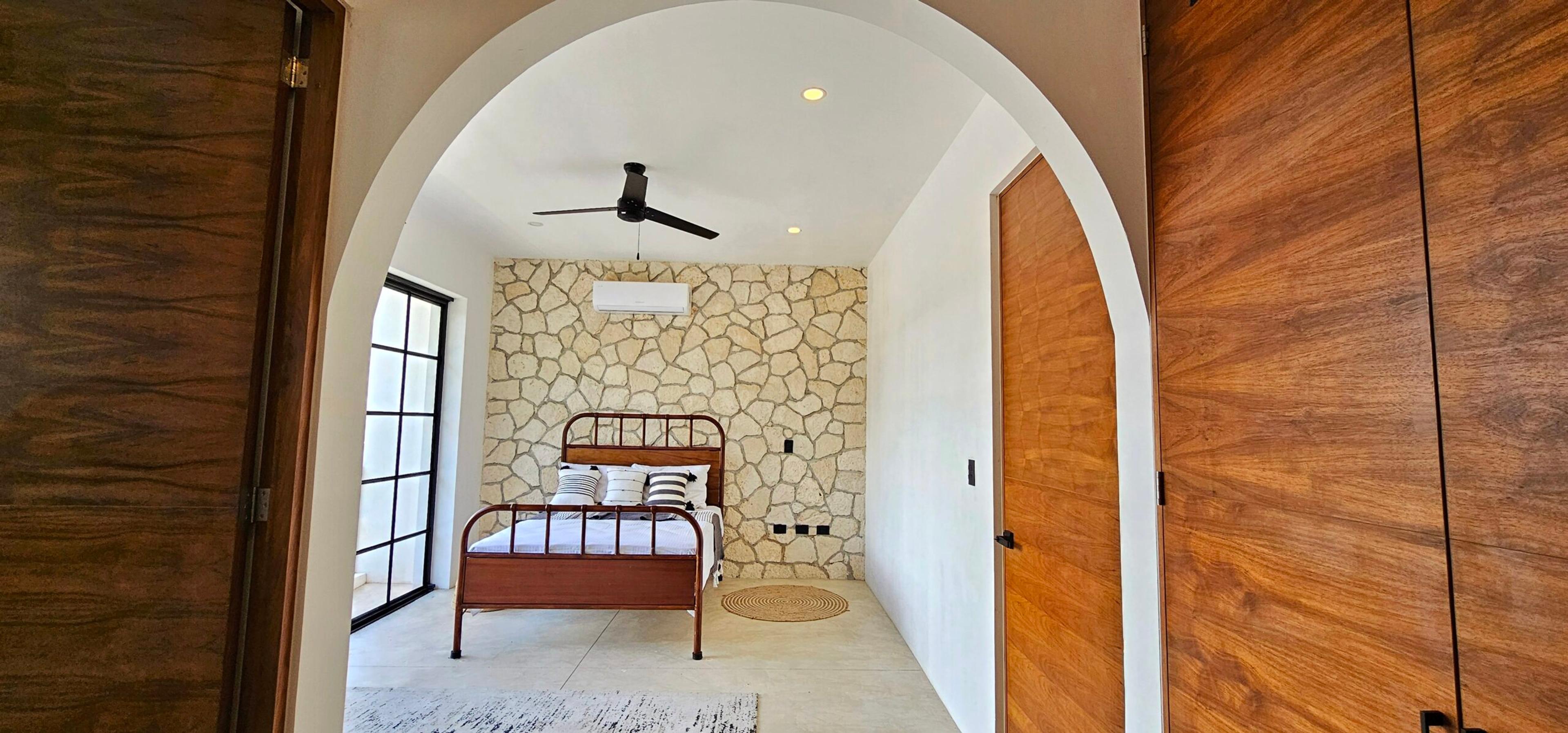 Cienfuegos | Modern Two-Level Townhouse — photo 19