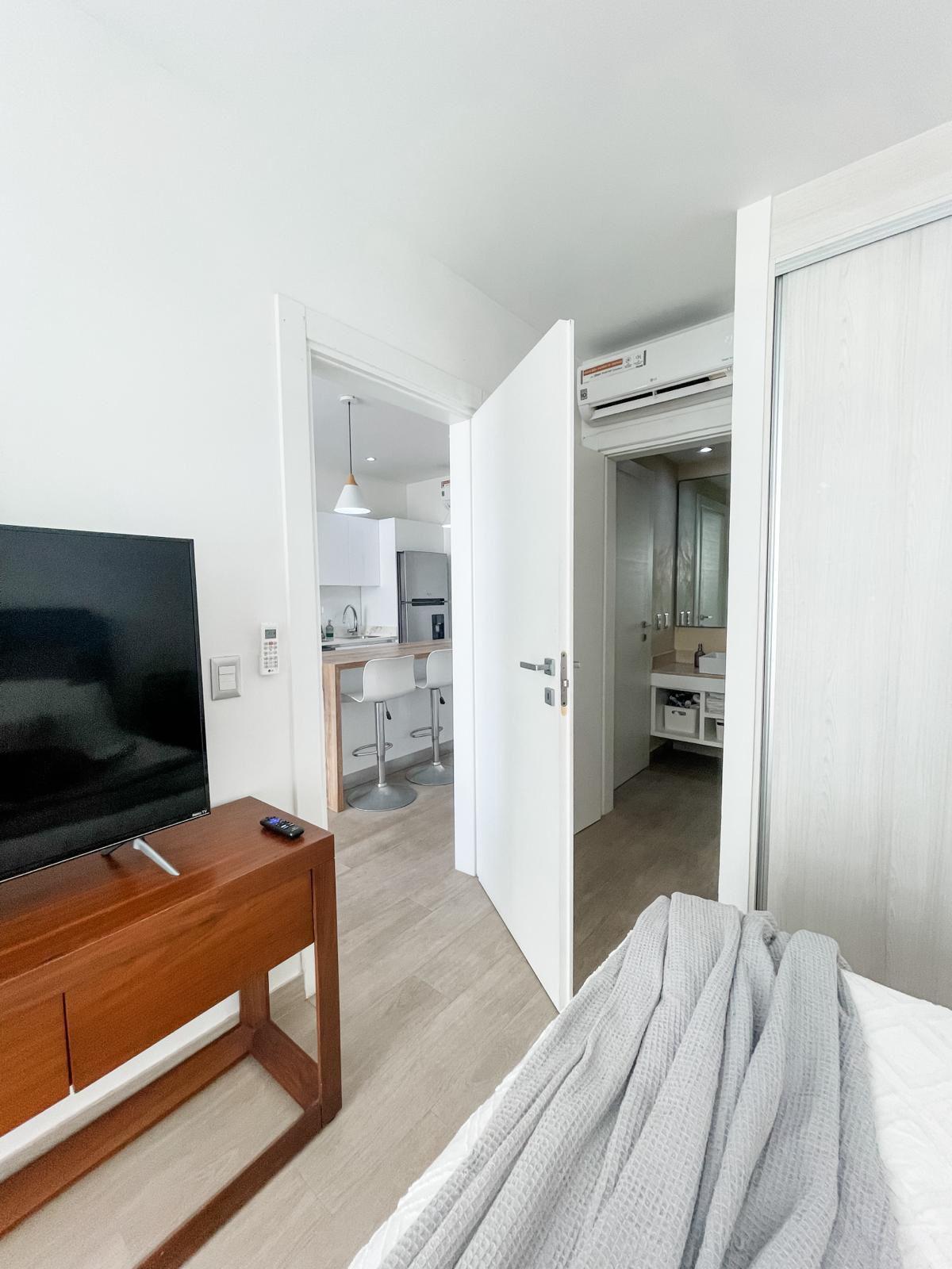 Moma 42 | Centrally Located 1-Bedroom in the Golden Zone — photo 18