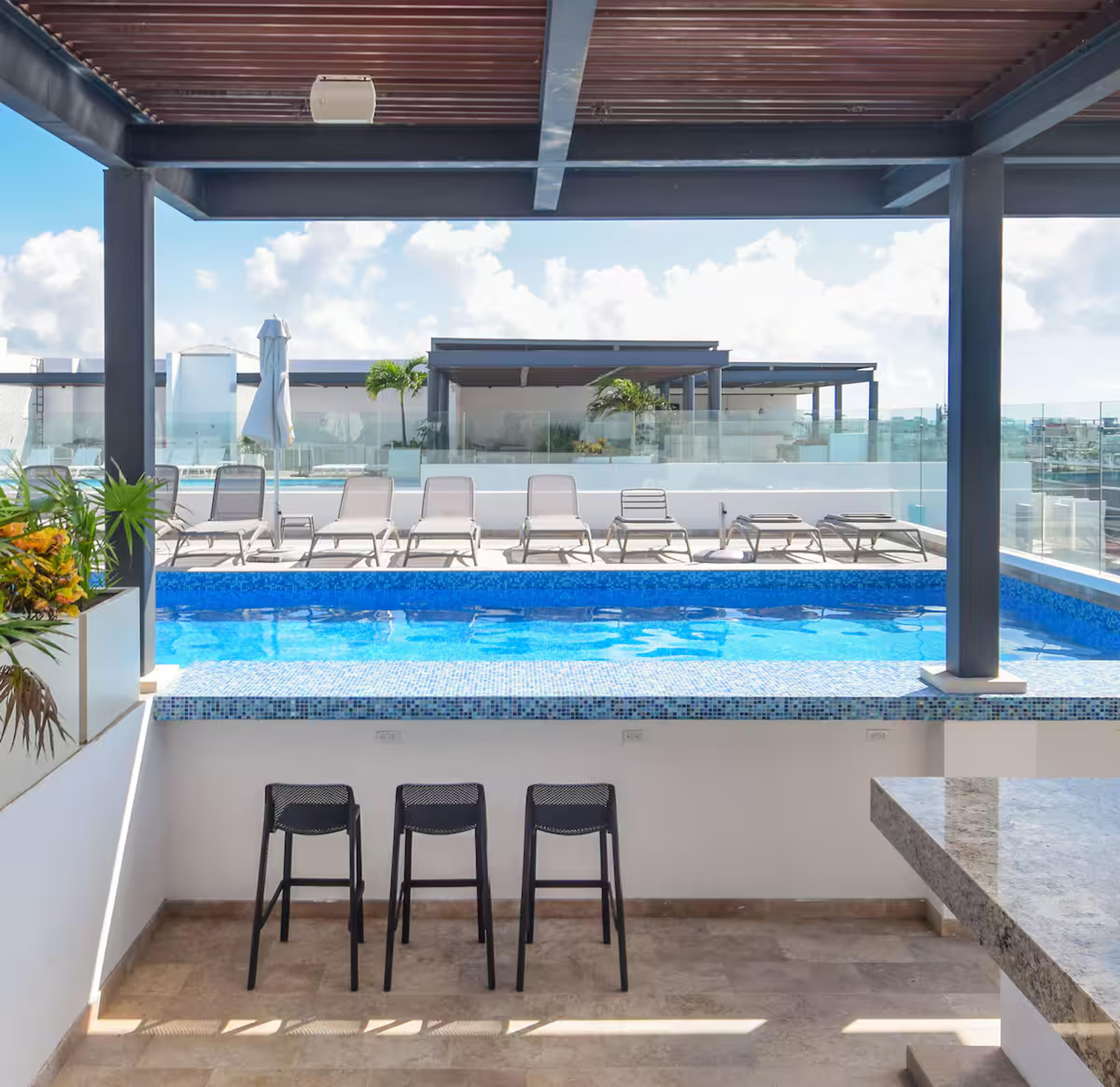 Ipana | Stunning Furnished Unit Shaded with Beautiful Ceiba Tree — photo 3