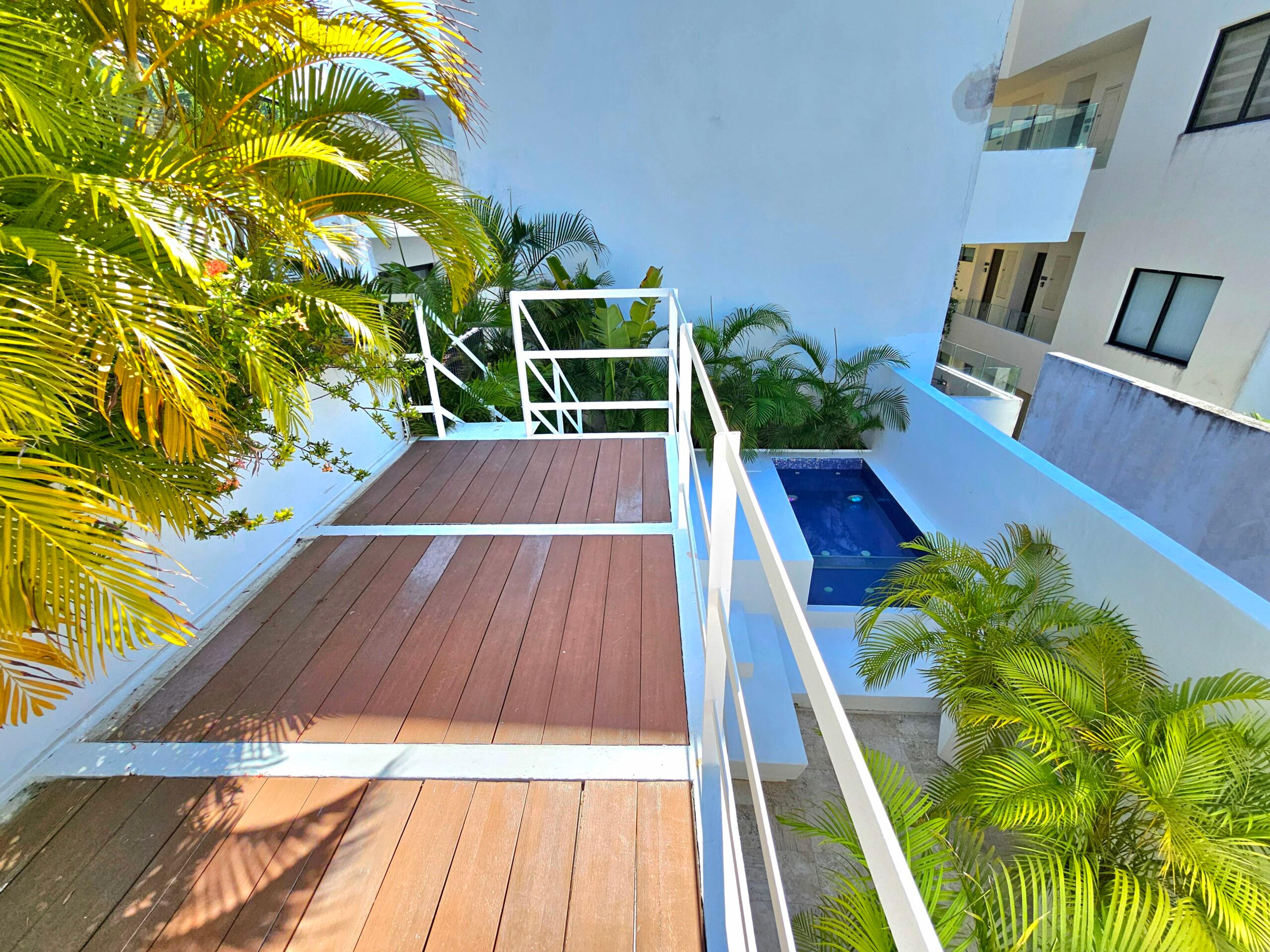 Arena | Private Rooftop 2 Bedroom Hideaway — photo 19