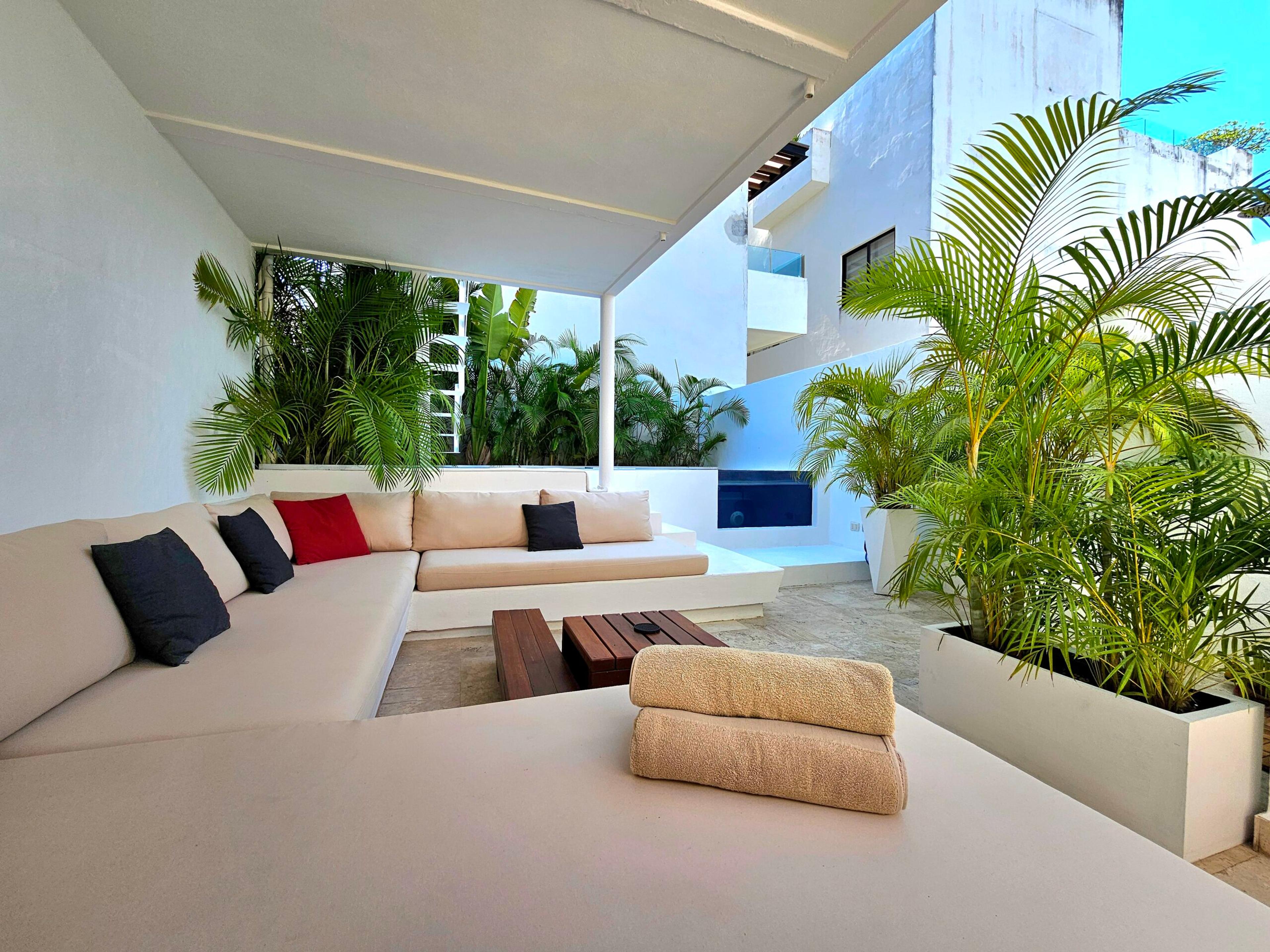 Arena | Private Rooftop 2 Bedroom Hideaway — photo 11