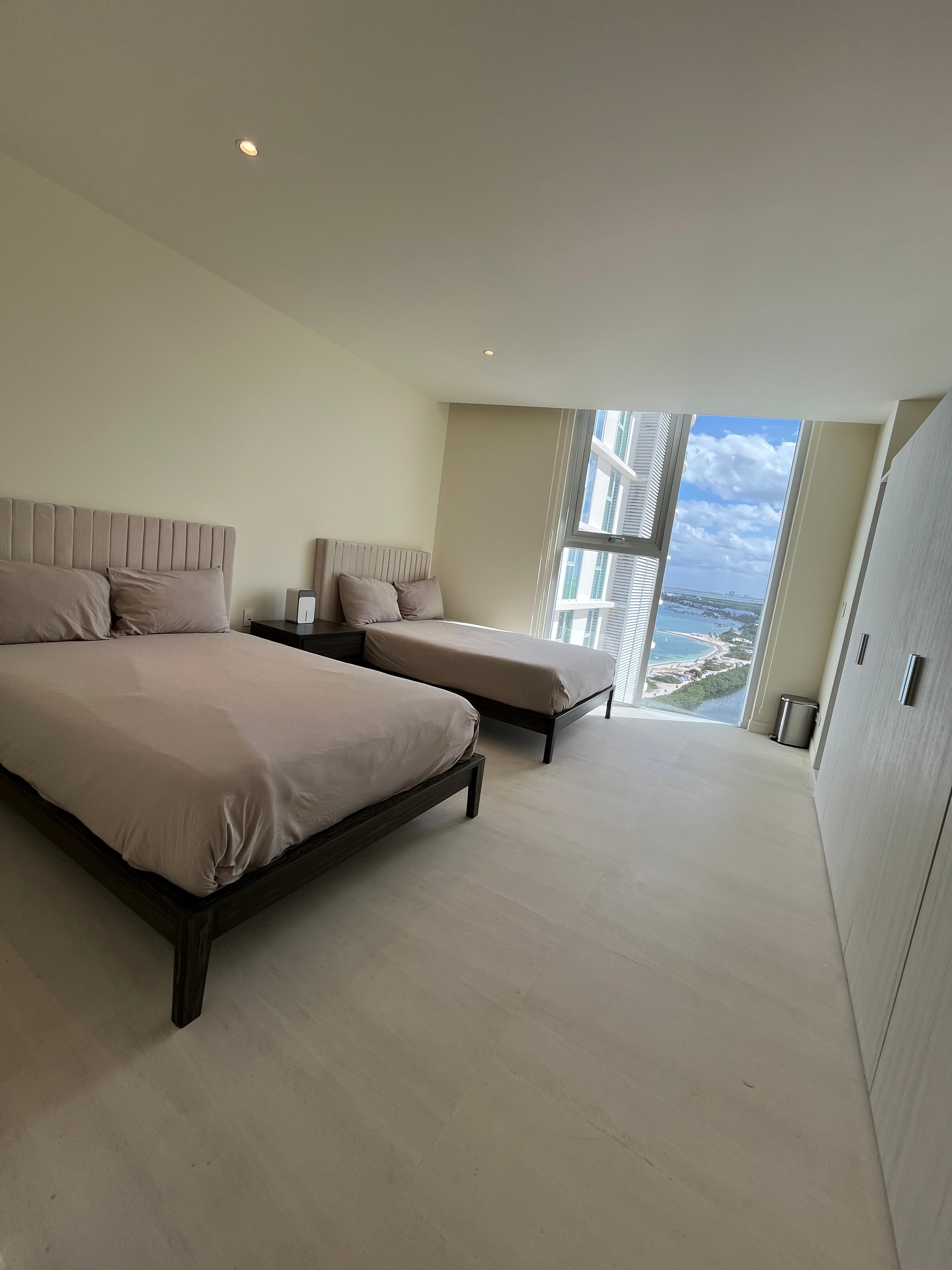 SLS Hotel & Residences — photo 28