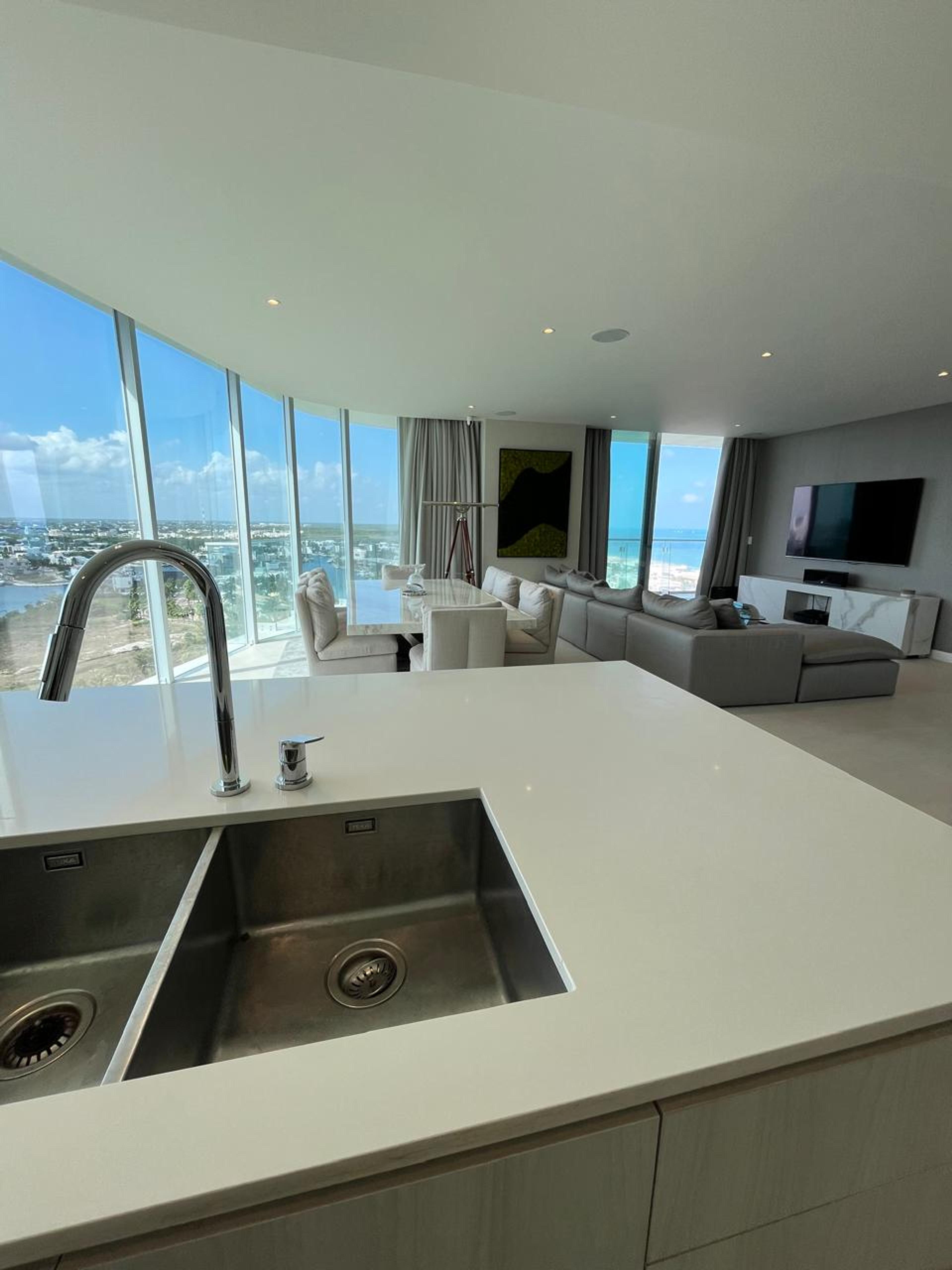 SLS Harbour Beach — photo 16