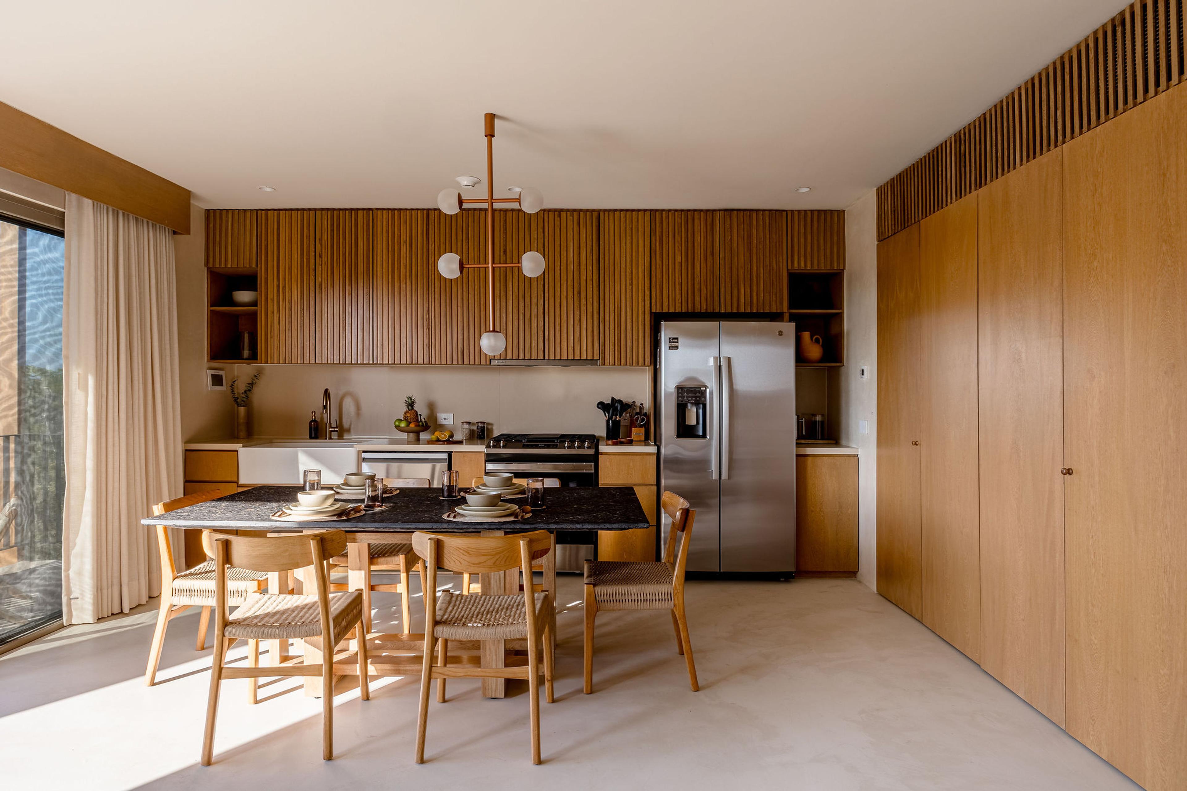 Luxurious Three-Bedroom Residence: Where Space Meets Sustainable Elegance — photo 25