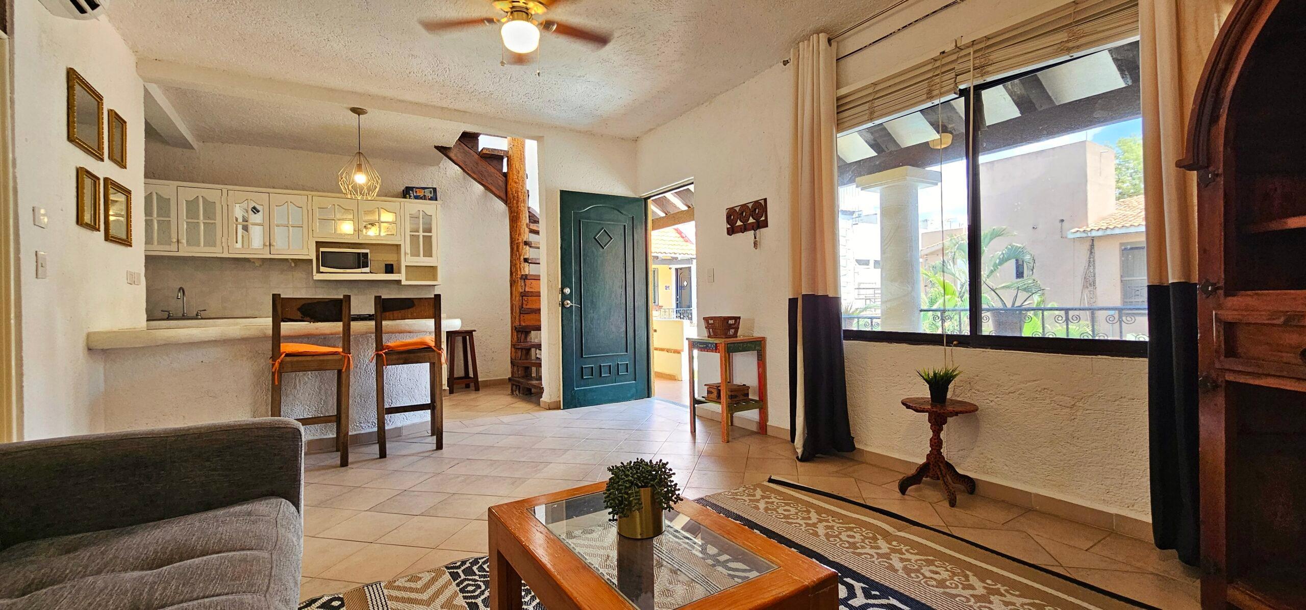 SOLD – Spectacular 1 Bedroom Renovation Opportunity – 3 min walk to beach — photo 6