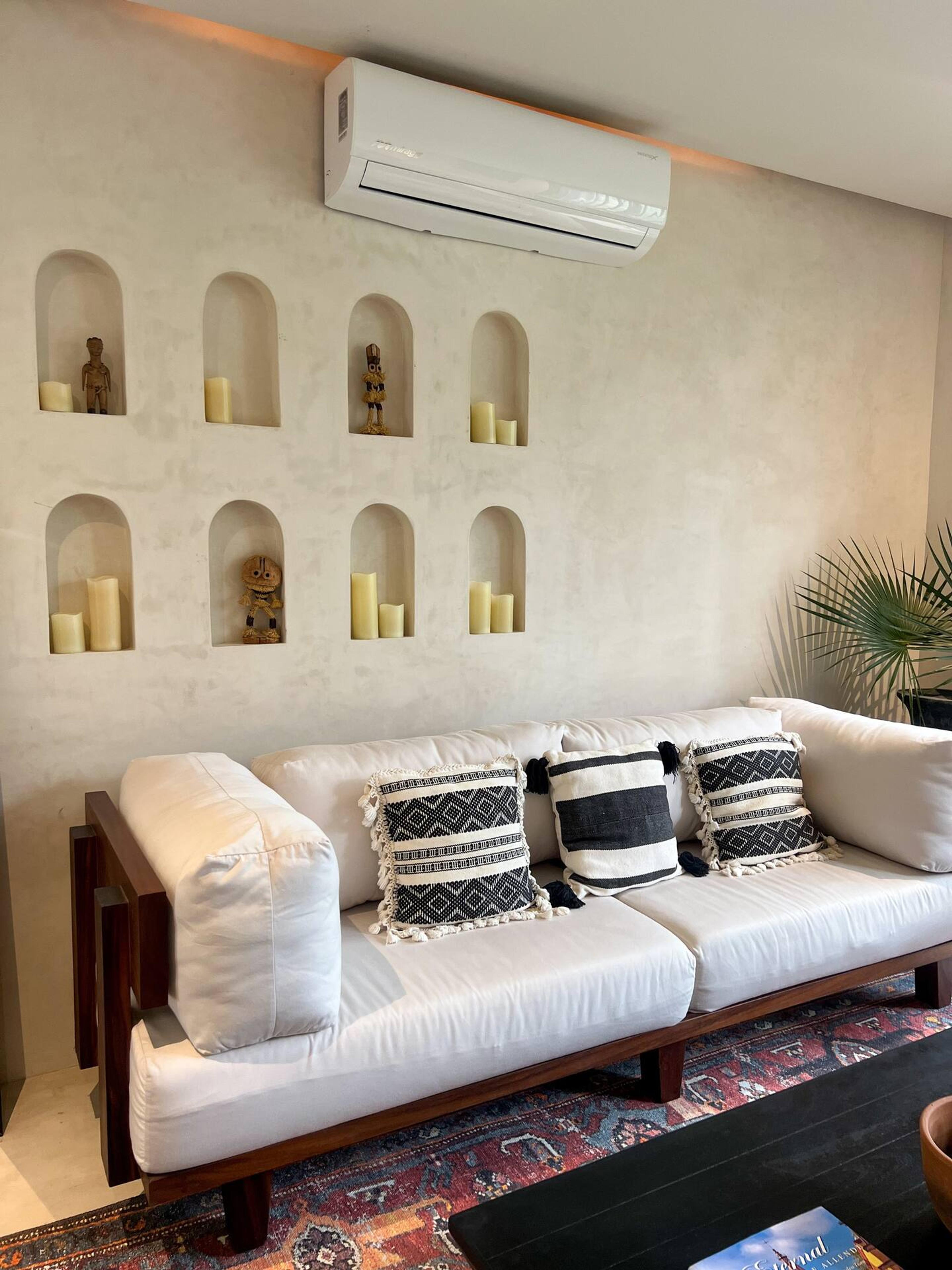 Zambo | Penthouse: Incredible 2-Level 3-Bed Lock-Off with Private Pool — photo 15